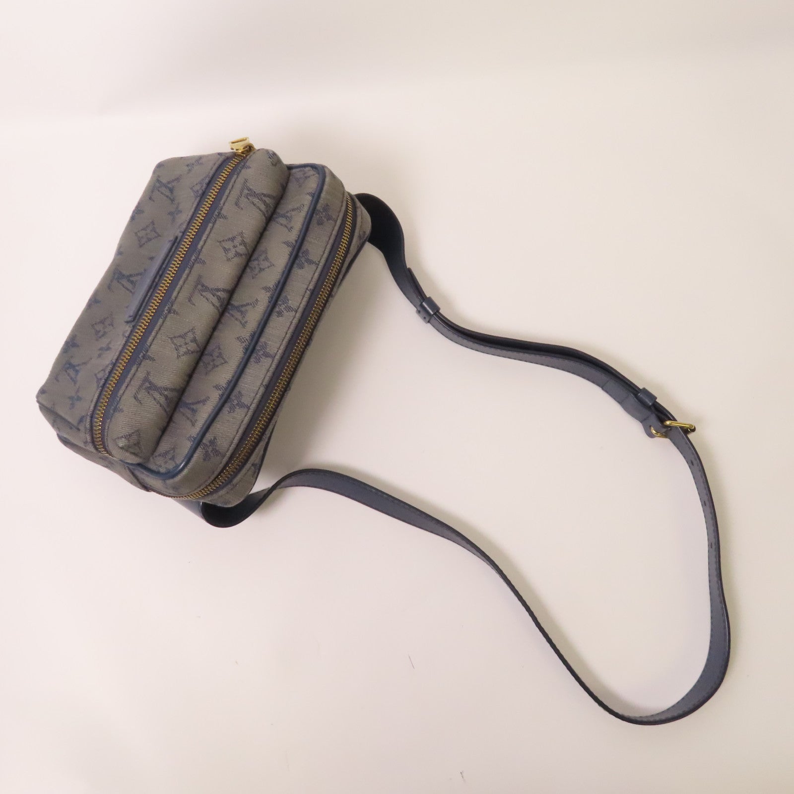 LOUIS VUITTON 【激減優惠】Monogram Denim Bum Bag Outdoor金扣腰包藍色