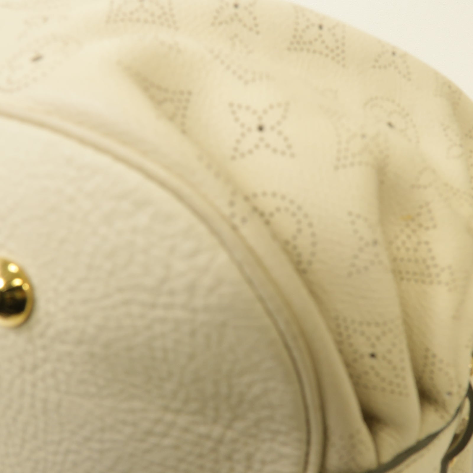 LOUIS VUITTON 【激減優惠】Mahina Shoulder Bag 金扣肩背袋肩背袋米色