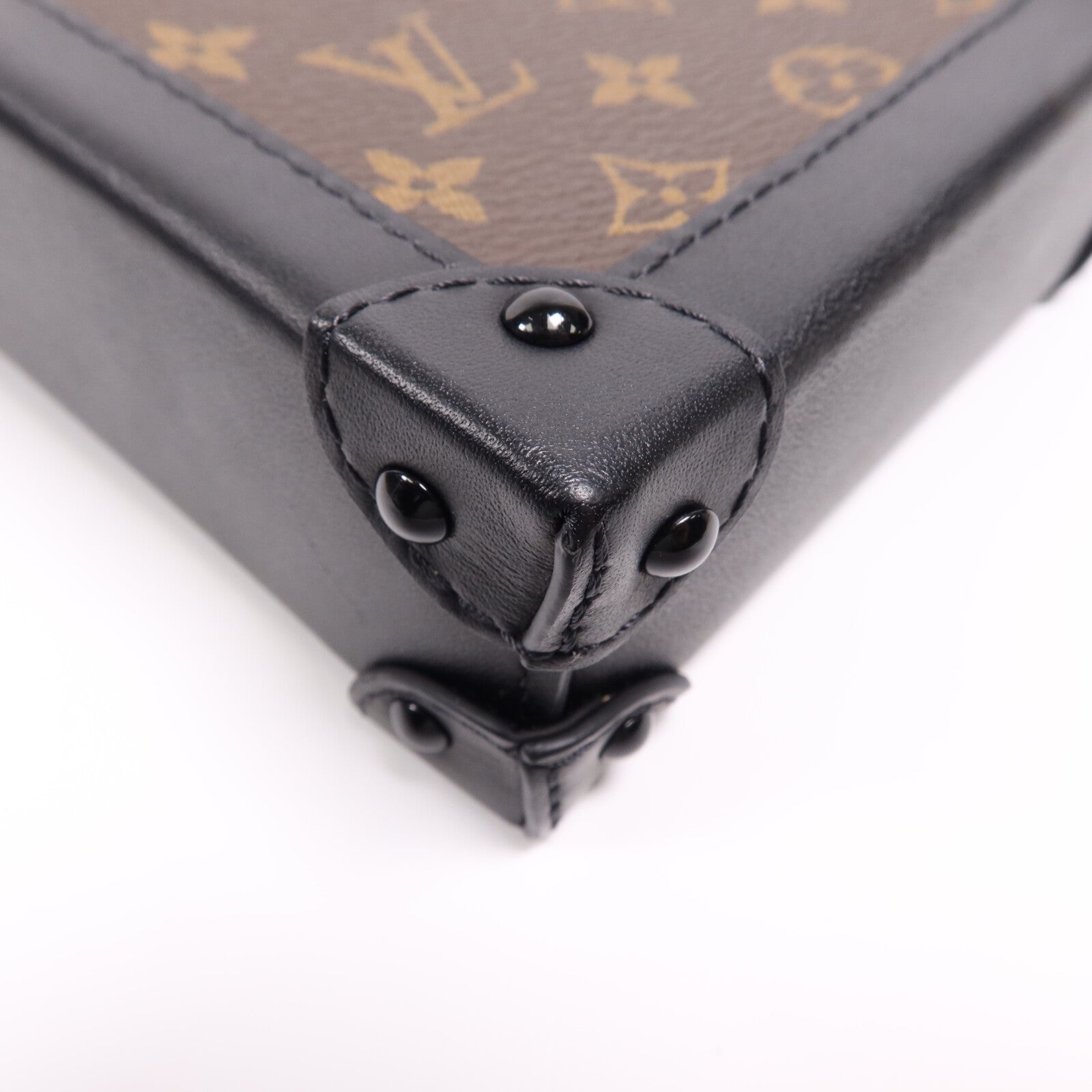 LOUIS VUITTON Monogram Pochette Trunk Vertical金扣鏈帶肩背袋