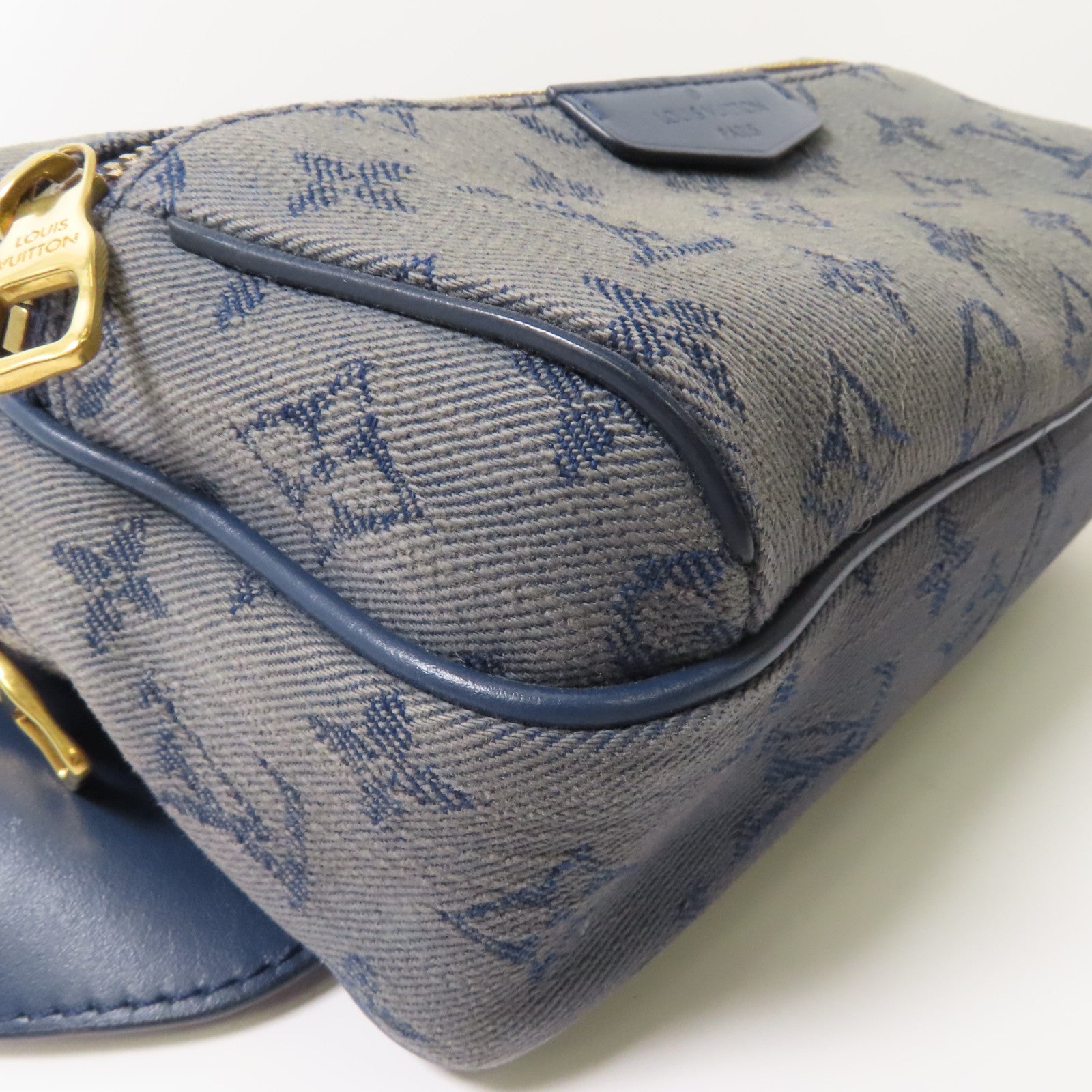 LOUIS VUITTON 【激減優惠】Monogram Denim Bum Bag Outdoor金扣腰包藍色