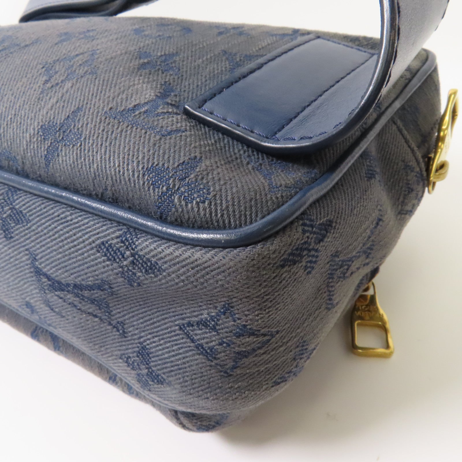 LOUIS VUITTON 【激減優惠】Monogram Denim Bum Bag Outdoor金扣腰包藍色
