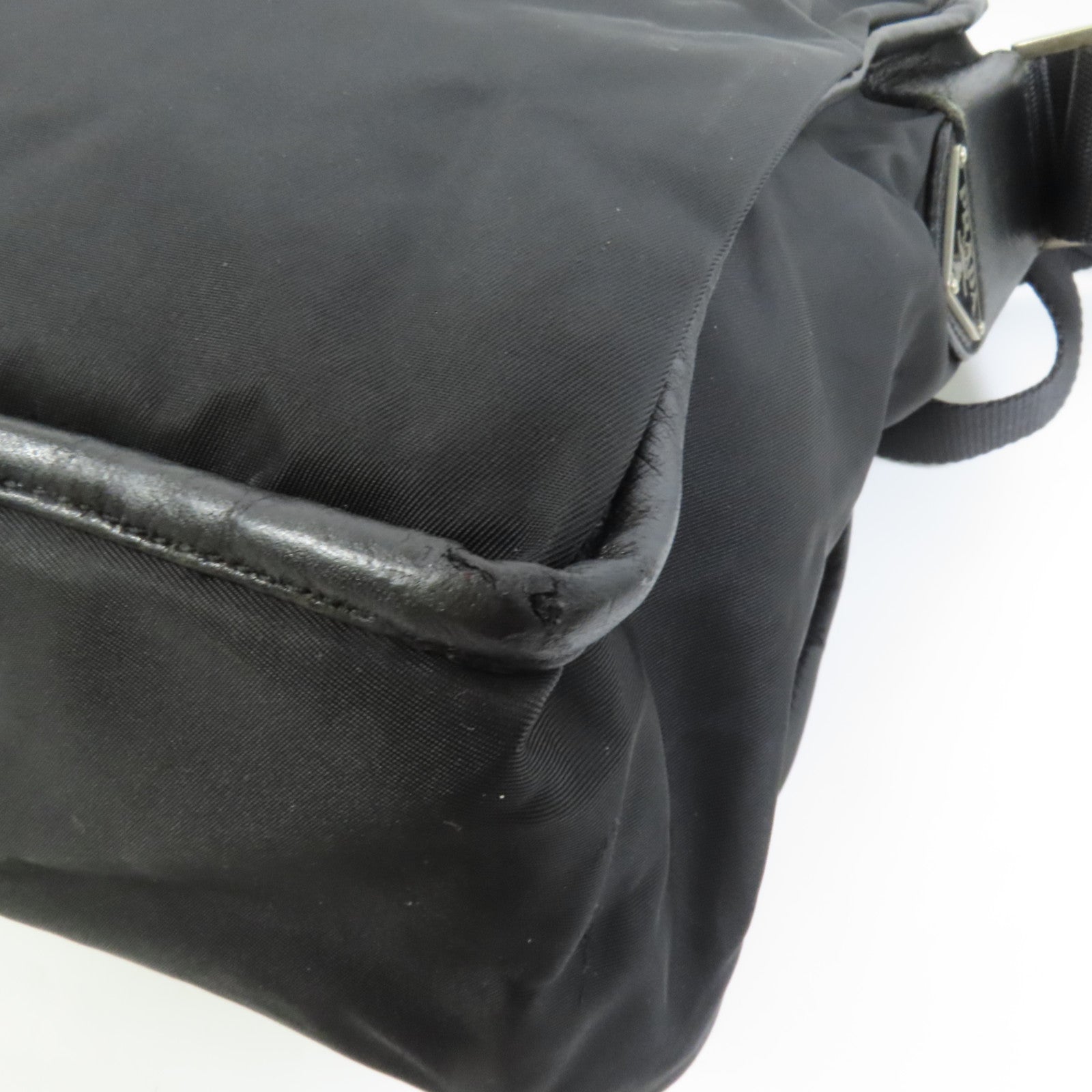 PRADA 尼龍Shoulder Bag銀扣肩背袋