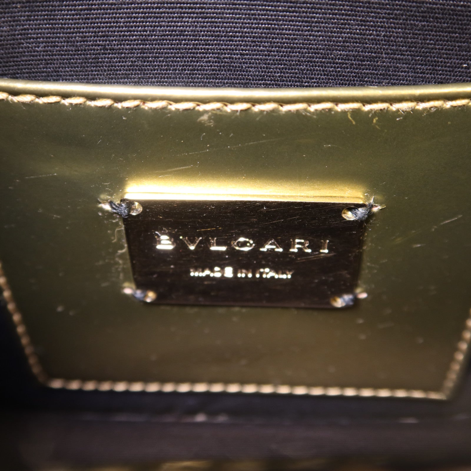 BVLGARI 魔鬼魚皮革Serpenti Forever金扣鏈帶肩背袋