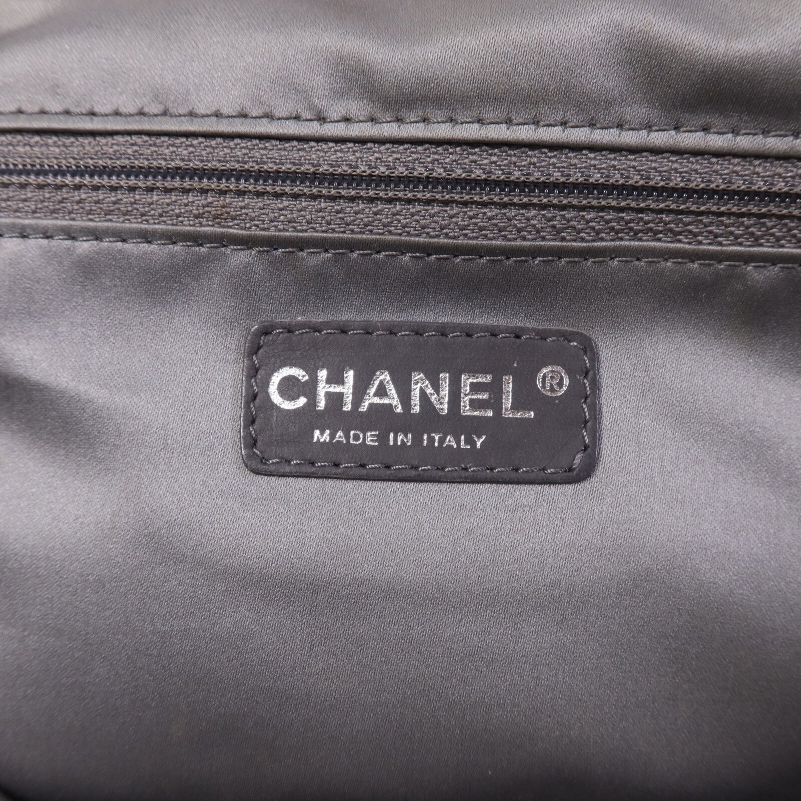 CHANEL 羊皮皮革Hand Bag銀扣肩背袋