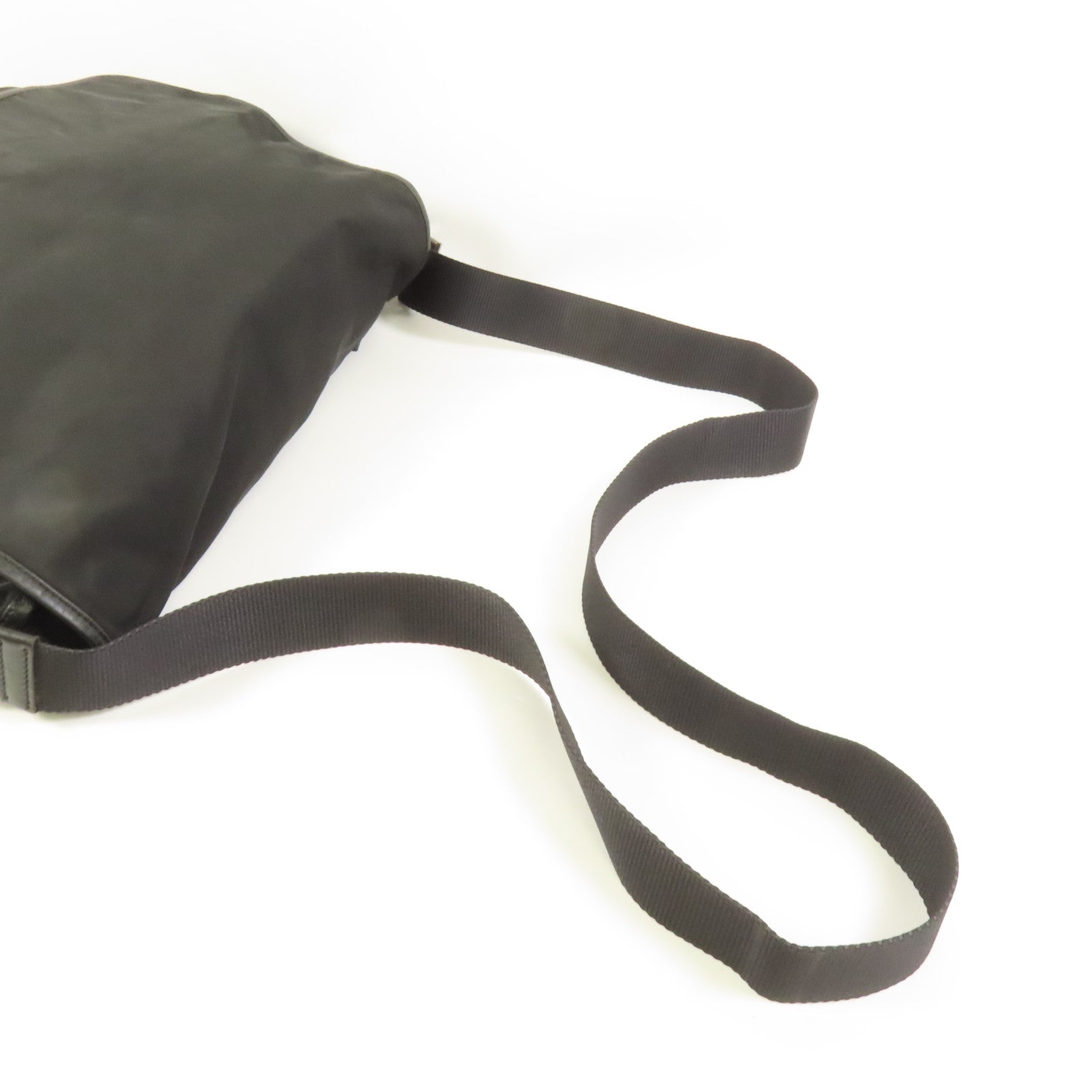 PRADA 尼龍Shoulder Bag銀扣肩背袋