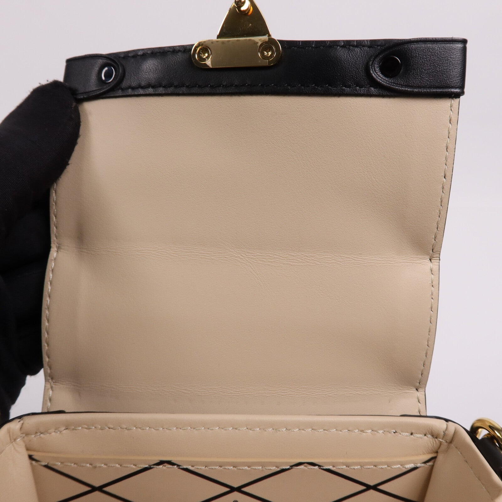 LOUIS VUITTON Monogram Pochette Trunk Vertical金扣鏈帶肩背袋