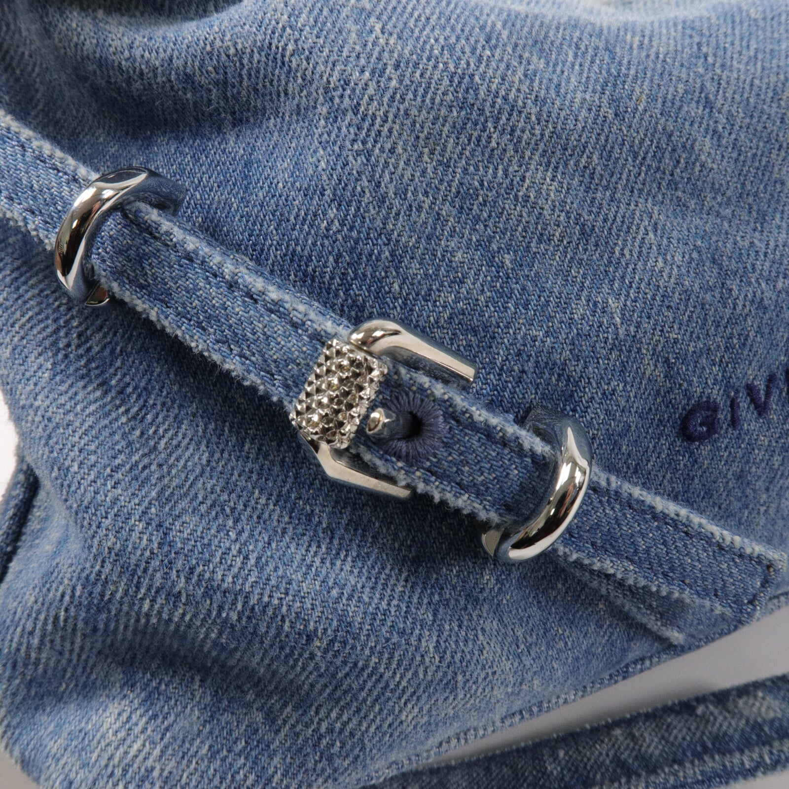 GIVENCHY 牛仔布Voyou Mini肩背袋