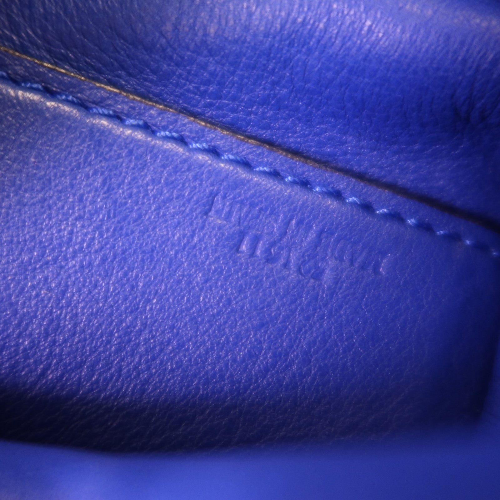 LOEWE 牛皮皮革Chain Shoulder金扣鏈帶肩背袋