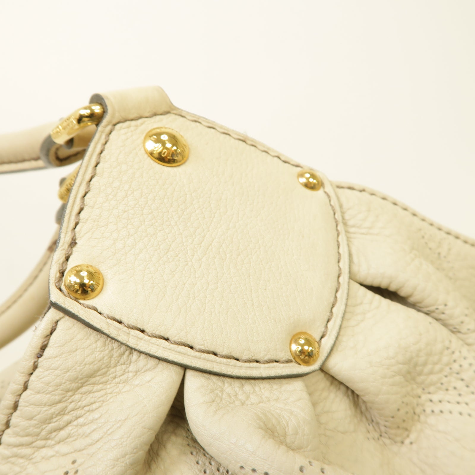 LOUIS VUITTON 【激減優惠】Mahina Shoulder Bag 金扣肩背袋肩背袋米色