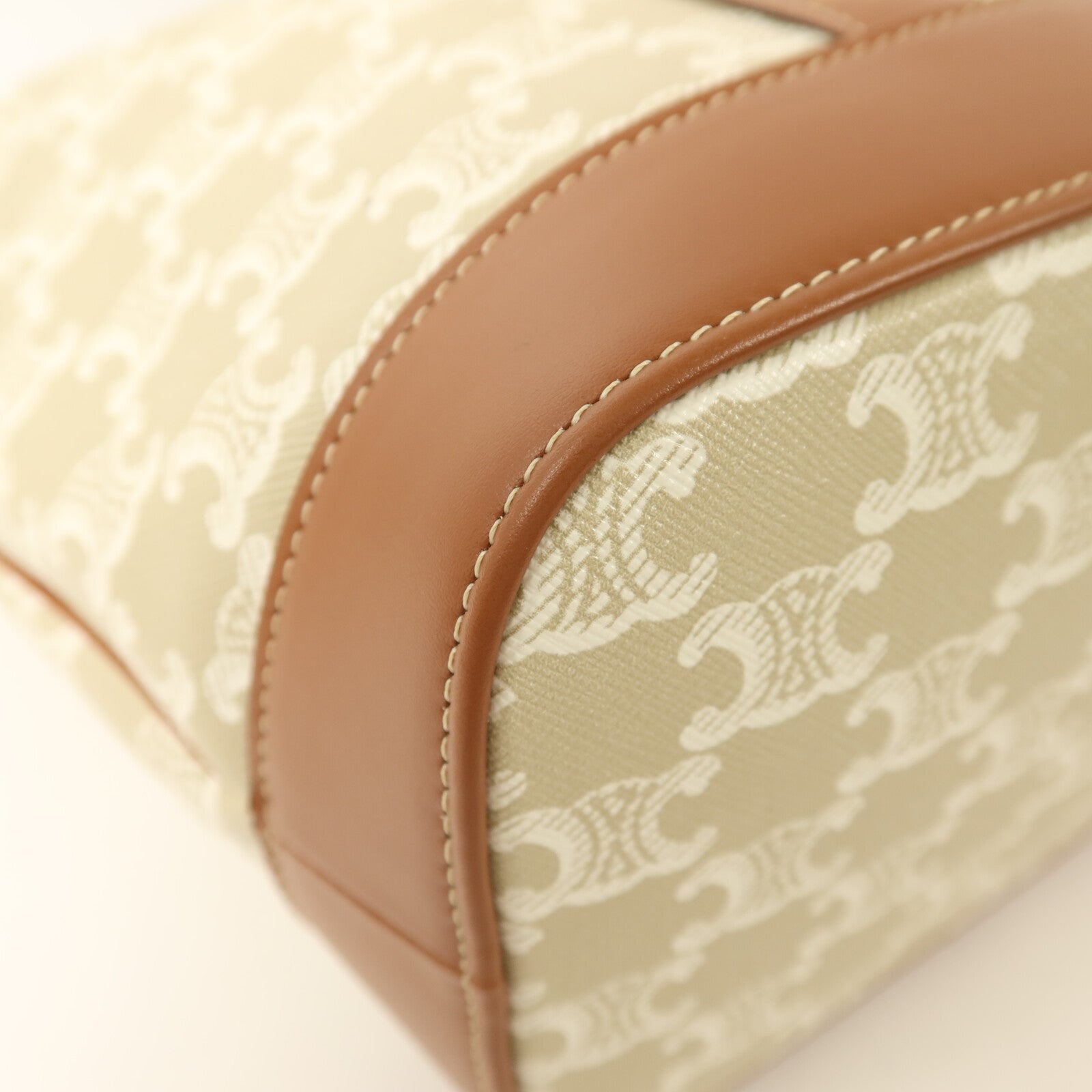 CELINE 塗層帆布Triomphe Bucket金扣肩背袋