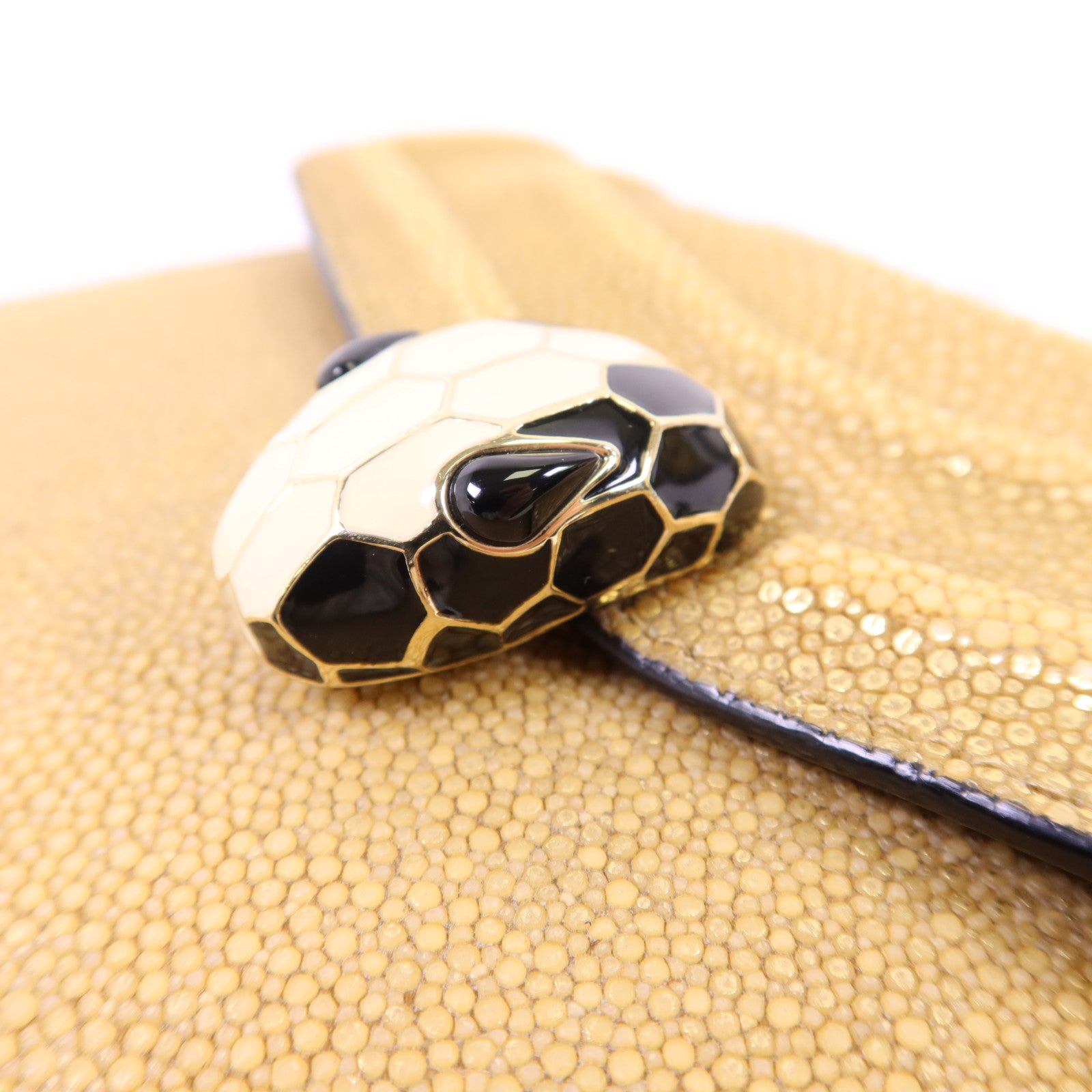 BVLGARI 魔鬼魚皮革Serpenti Forever金扣鏈帶肩背袋