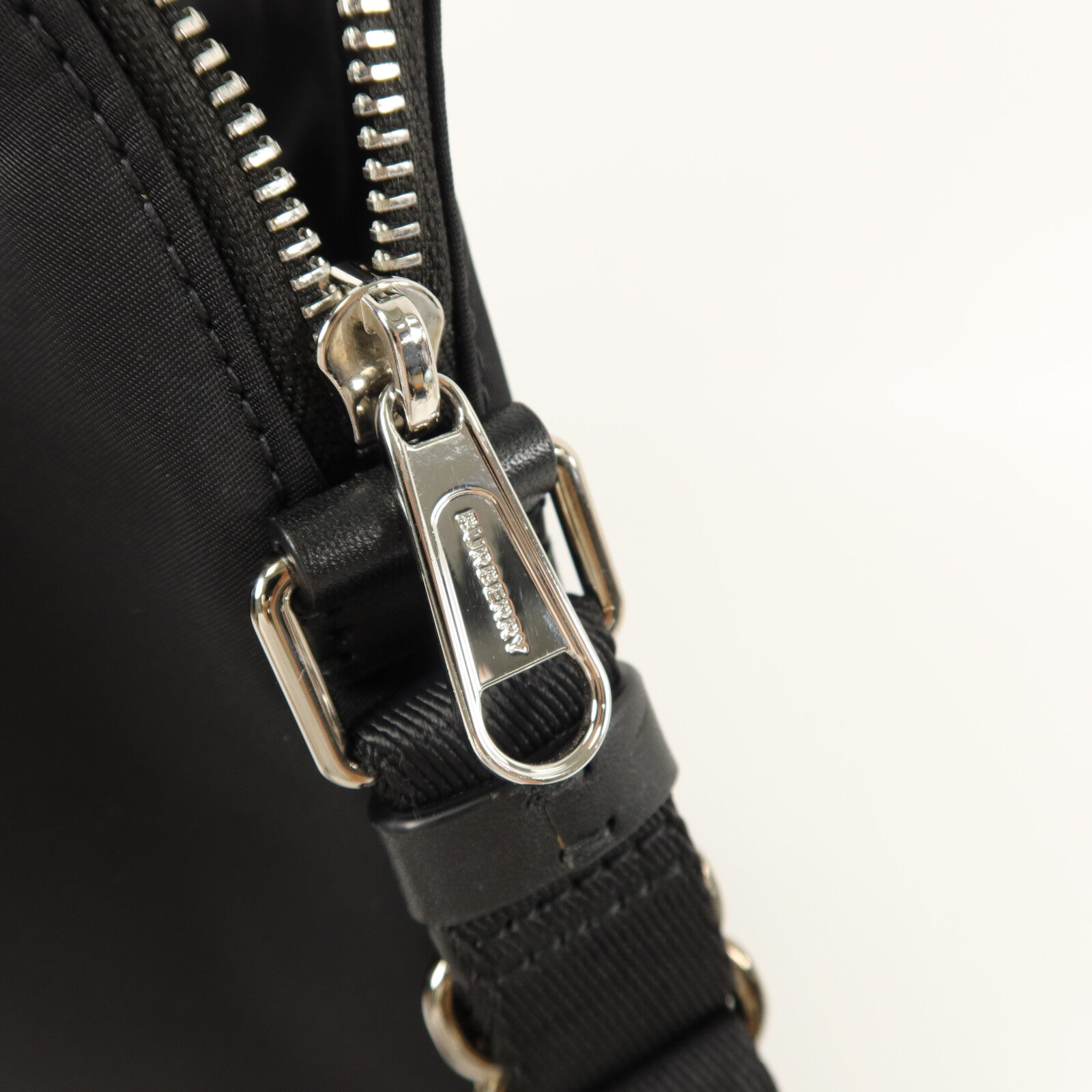 BURBERRY 尼龍Shoulder Bag肩背袋