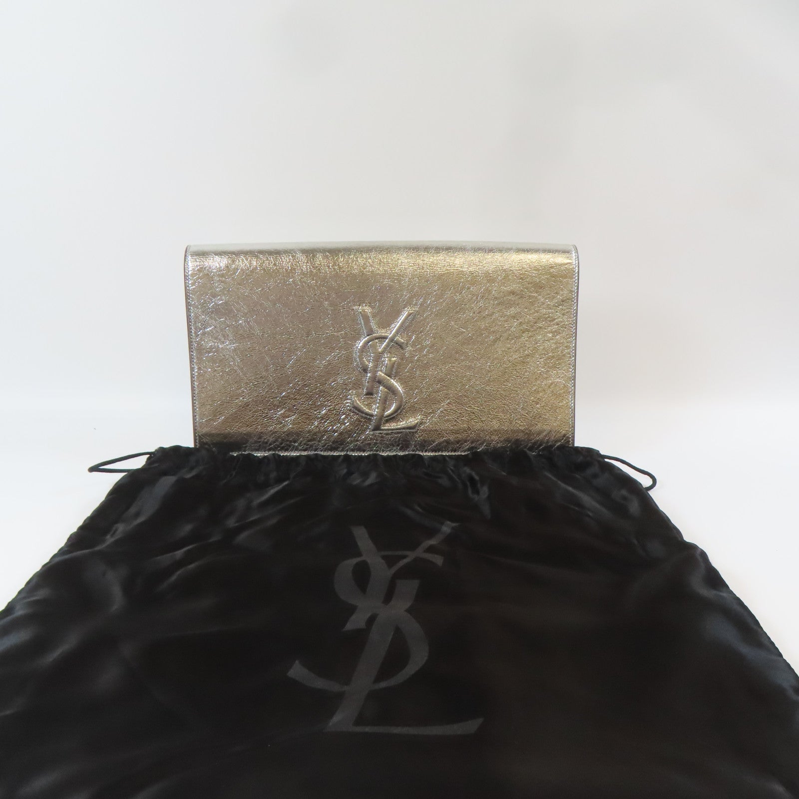 YVES SAINT LAURENT 牛皮皮革Clutch Bag銀扣手拿包銀色