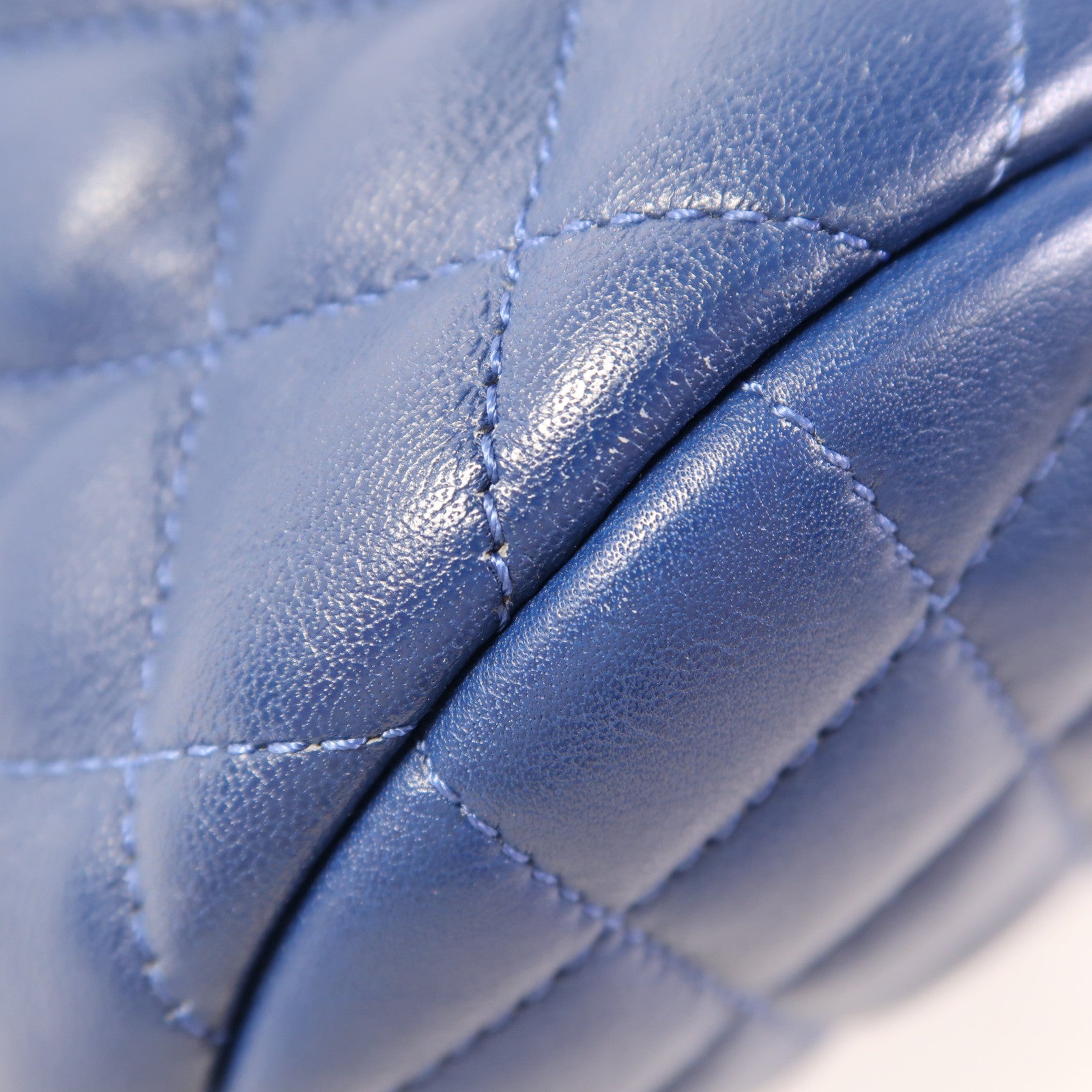 CHANEL 羊皮皮革Urban Spirit Backpack金扣背包