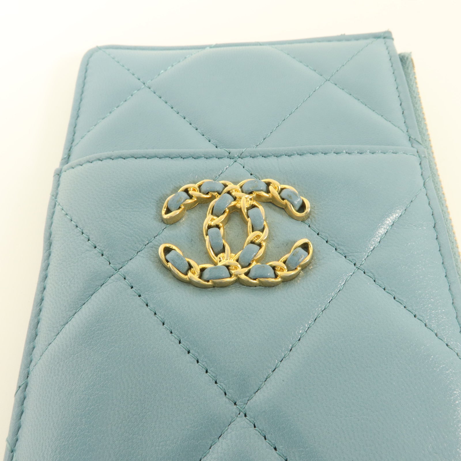 CHANEL 羊皮皮革C19 Phone And Card Holder卡片套電話包