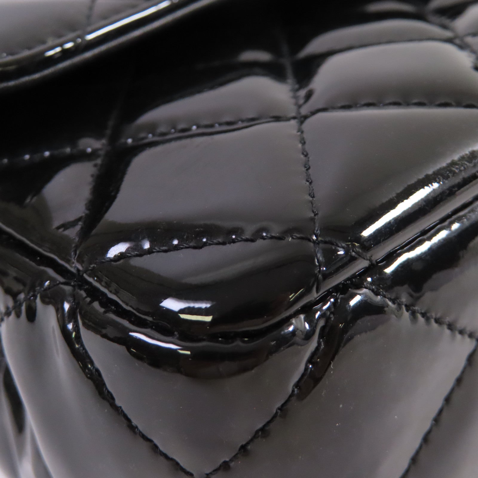 CHANEL 漆皮皮革Classic So Black Chain Shoulder Bag黑扣鏈帶肩背袋黑色