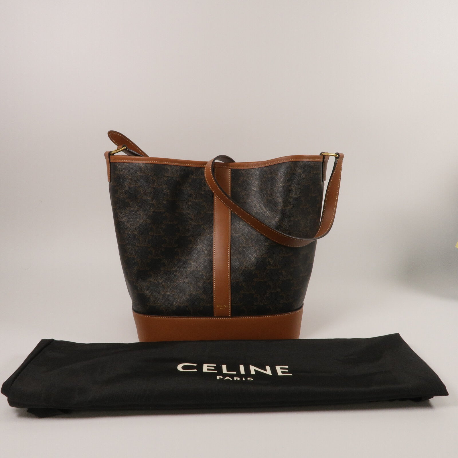 CELINE 塗層帆布Triomphe Bucket Bag Medium肩背袋