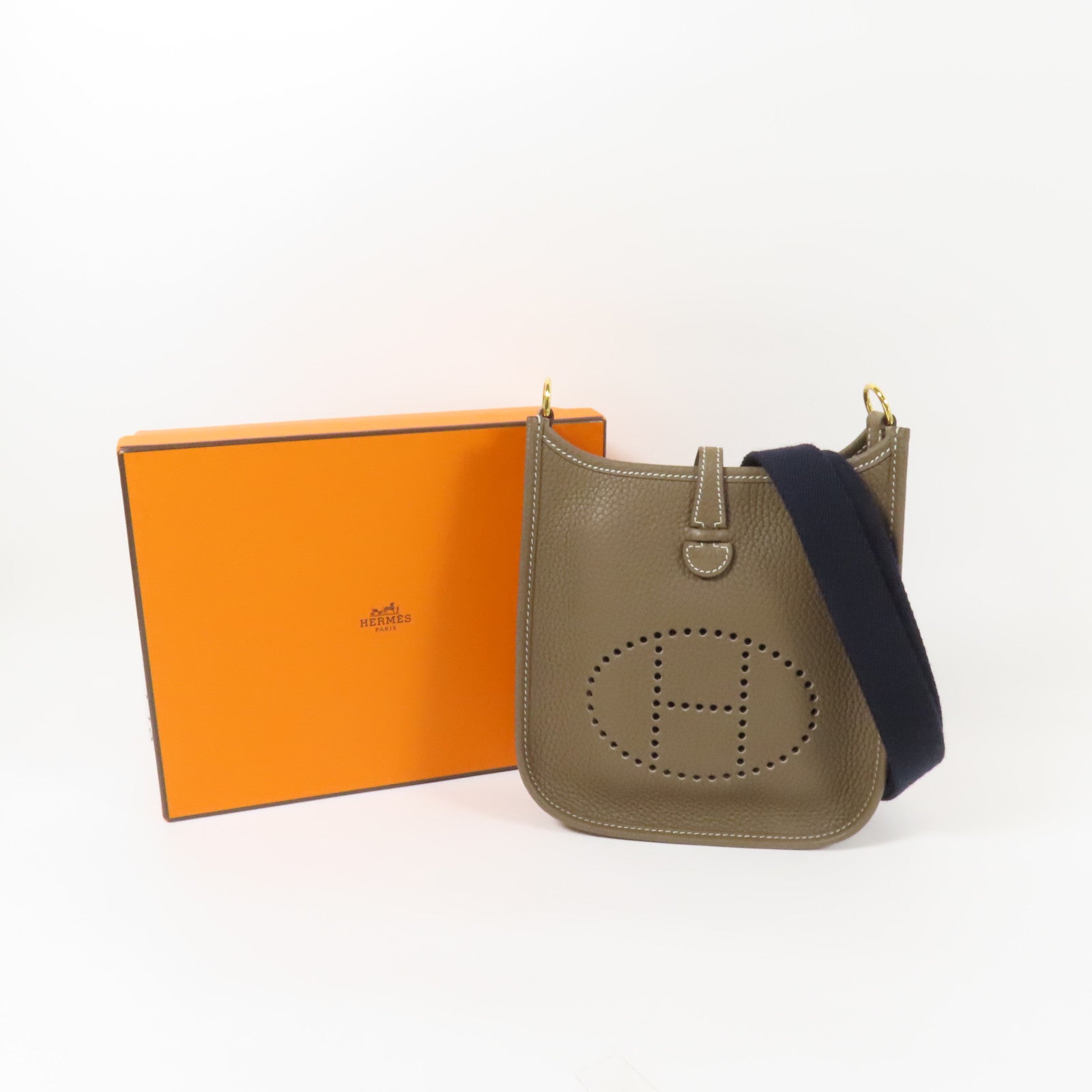 HERMES Clemence皮革Evelyne TPM金扣肩背袋Etoupe