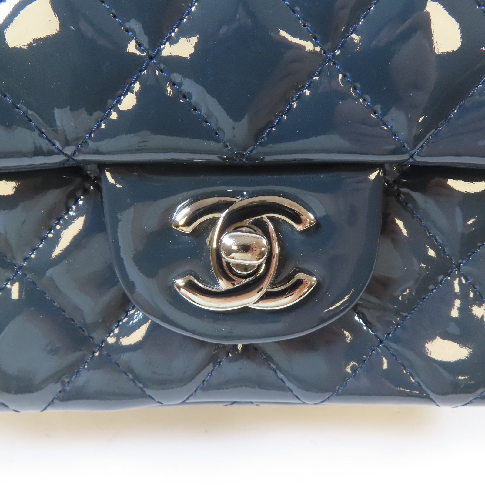 CHANEL 菱格漆皮皮革Chain Shoulder Bag銀扣鏈帶肩背袋藍色