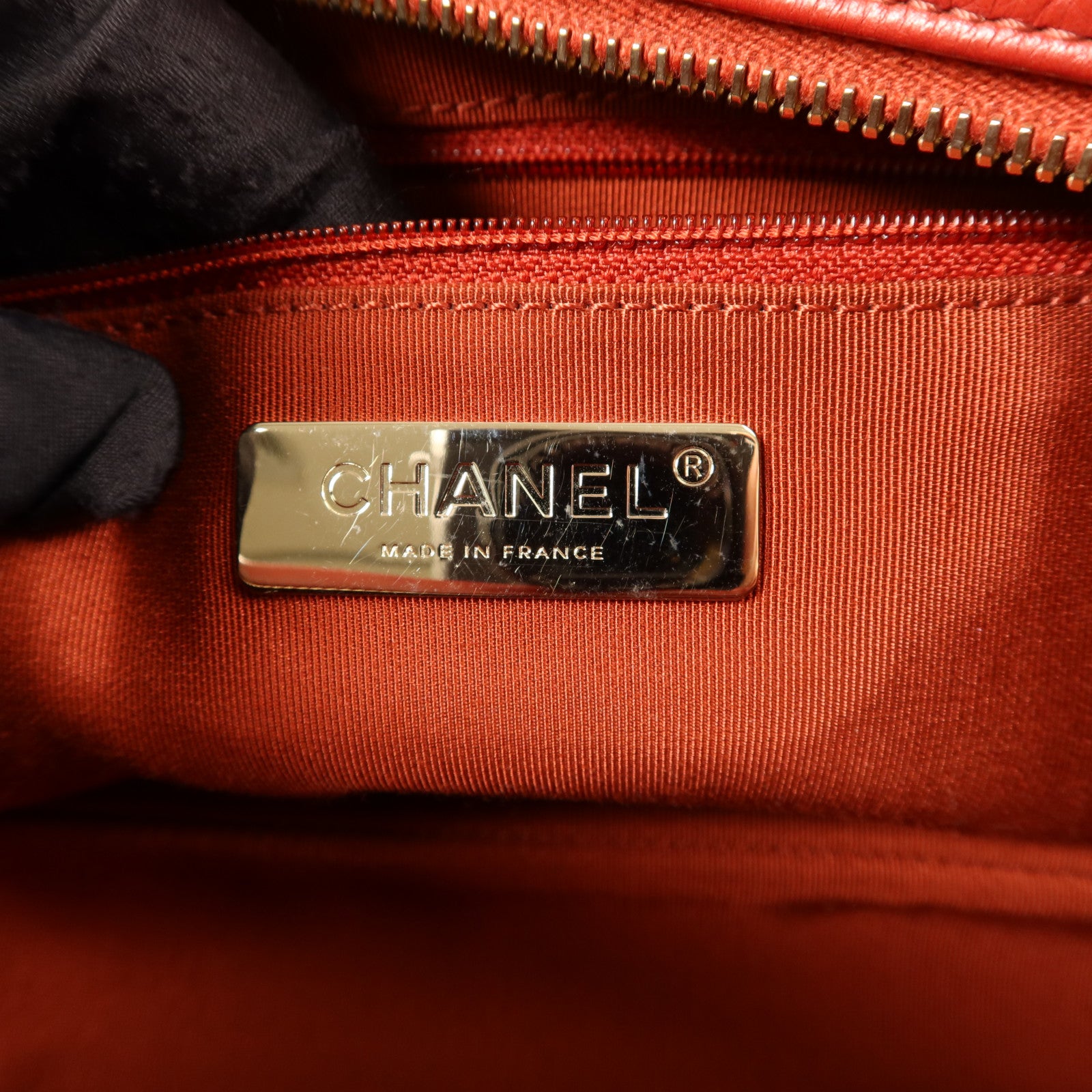 CHANEL 牛皮皮革Chain Shoulder金扣鏈帶肩背袋