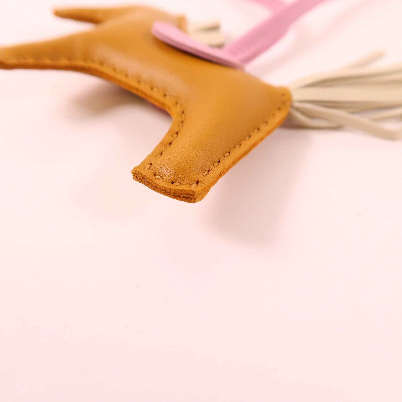 HERMES Swift皮革Rodeo PM掛飾Sesame/Mauve Sylvestre