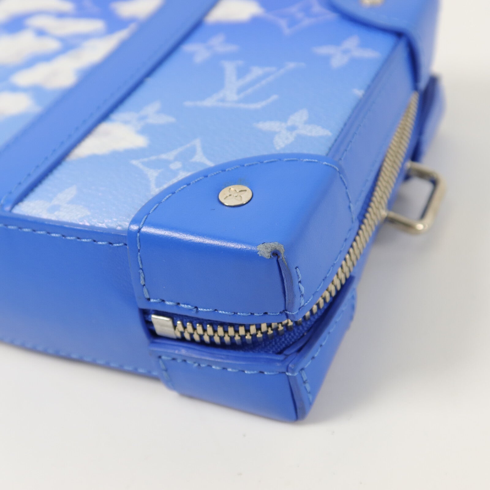 LOUIS VUITTON Monogram Clouds Soft Trunk Wallet肩背袋