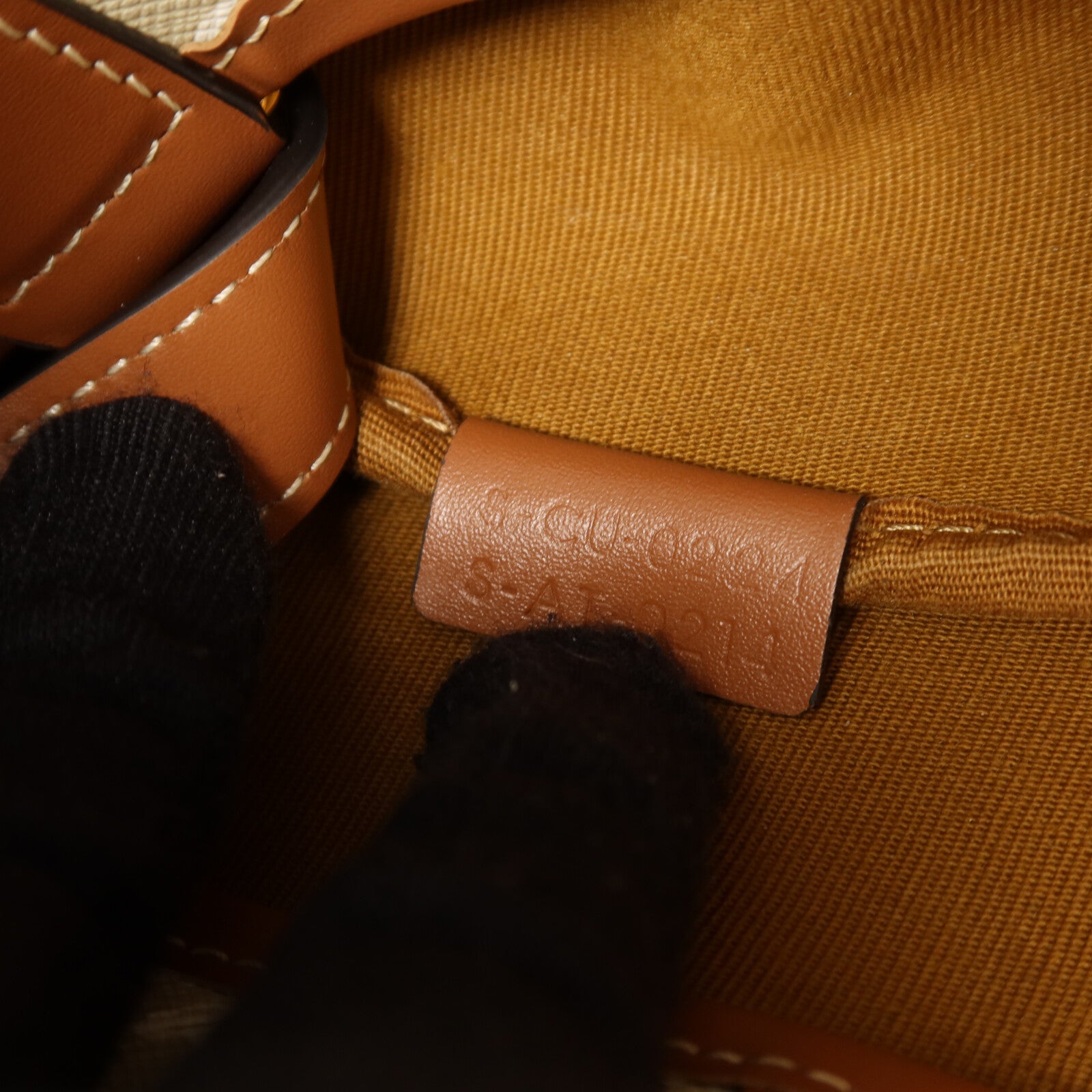 CELINE 塗層帆布Triomphe Bucket金扣肩背袋