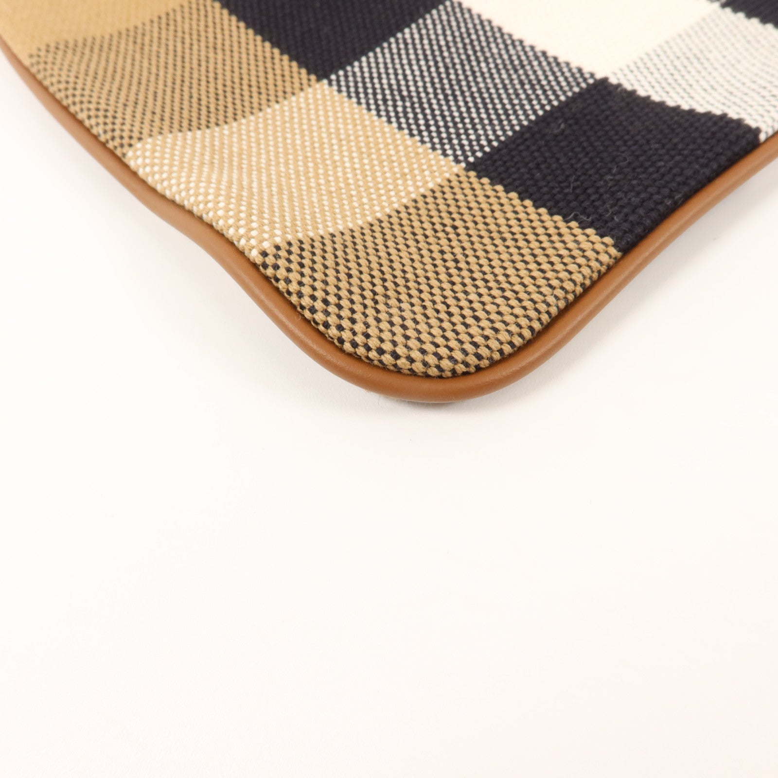 BURBERRY 帆布Pouch小袋