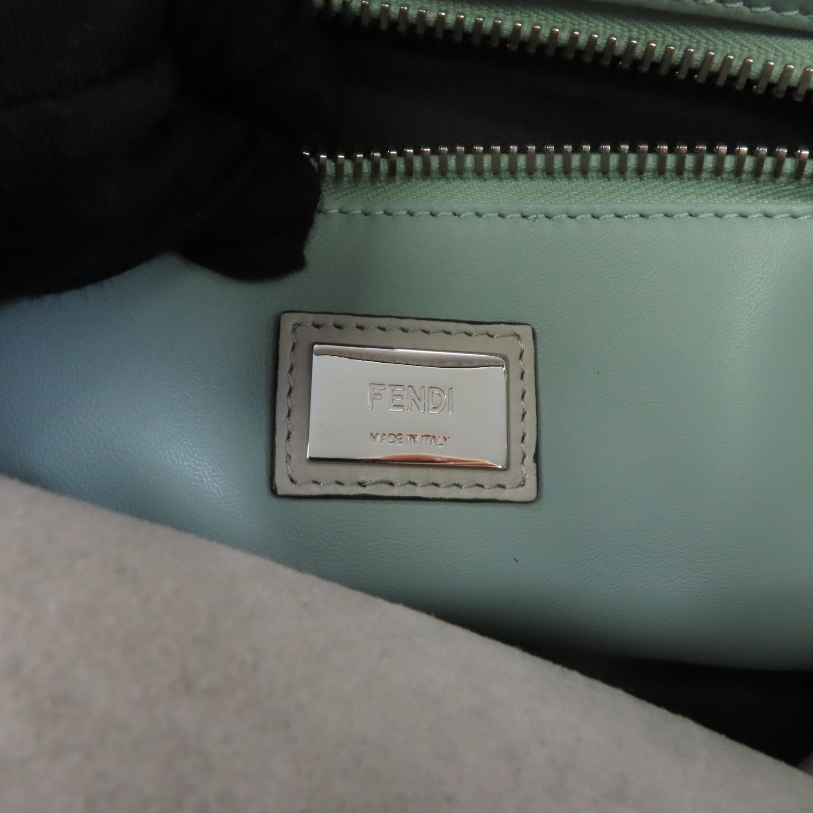 FENDI 牛皮皮革Peekaboo銀扣手挽肩背兩用袋灰色