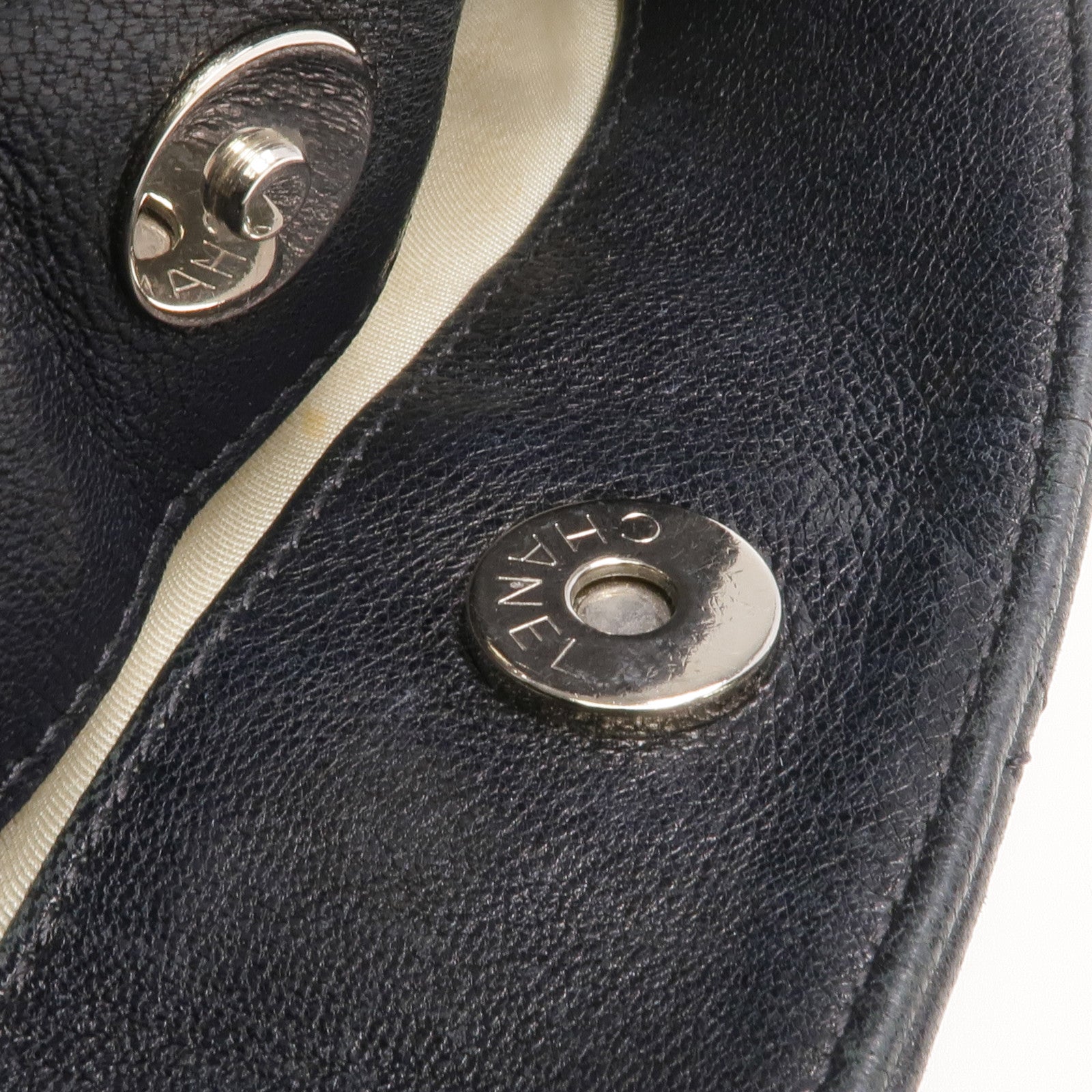 CHANEL 牛皮皮革Shoulder Bag銀扣鏈帶肩背袋