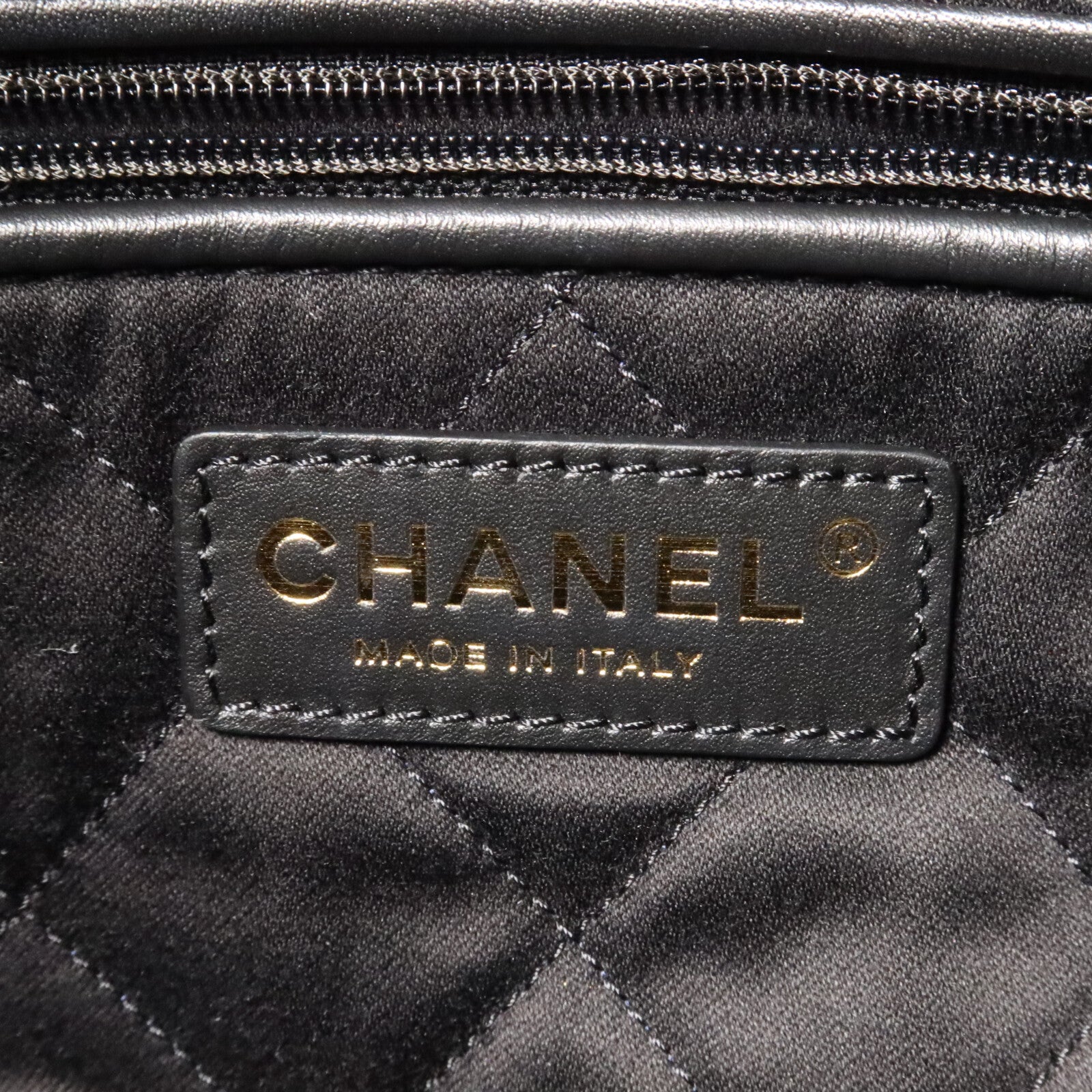 CHANEL 牛皮皮革Chanel 22 Small鏈帶肩背袋