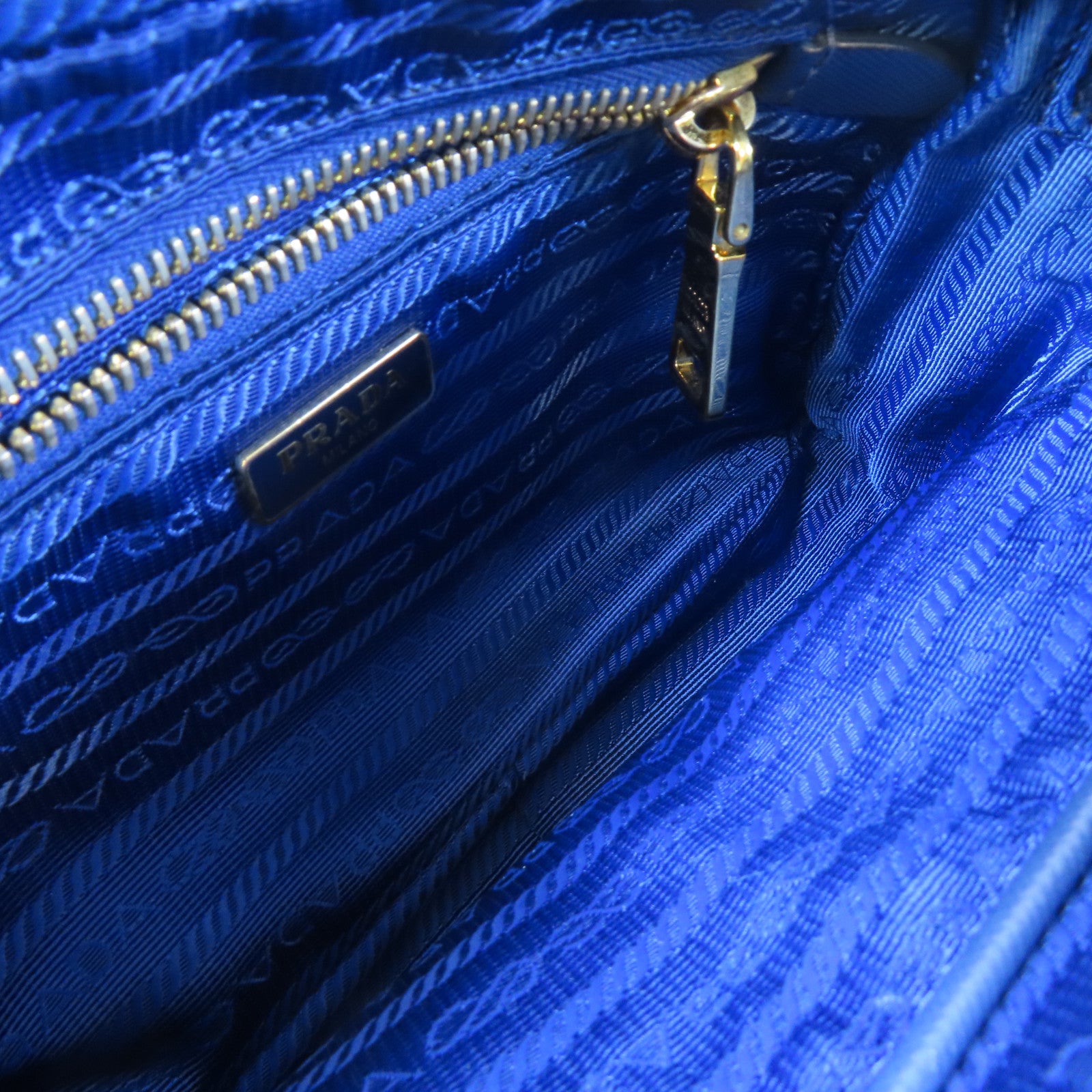 PRADA 【激減優惠】尼龍/皮革Tessuto Saffian Crossbody Pouch金扣肩背袋藍色