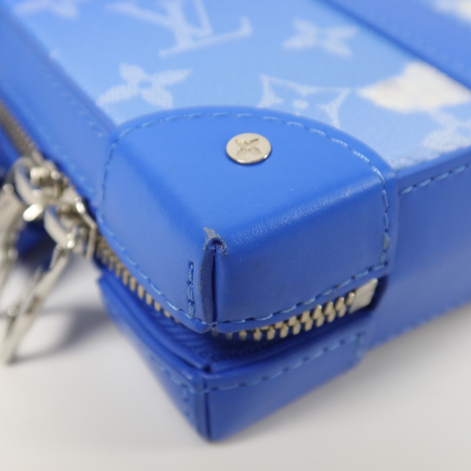 LOUIS VUITTON Monogram Clouds Soft Trunk Wallet肩背袋
