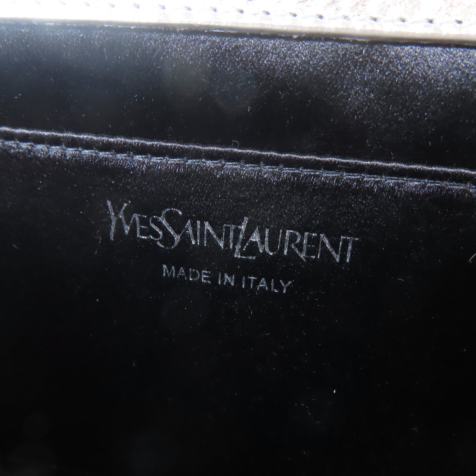 YVES SAINT LAURENT 牛皮皮革Clutch Bag銀扣手拿包銀色