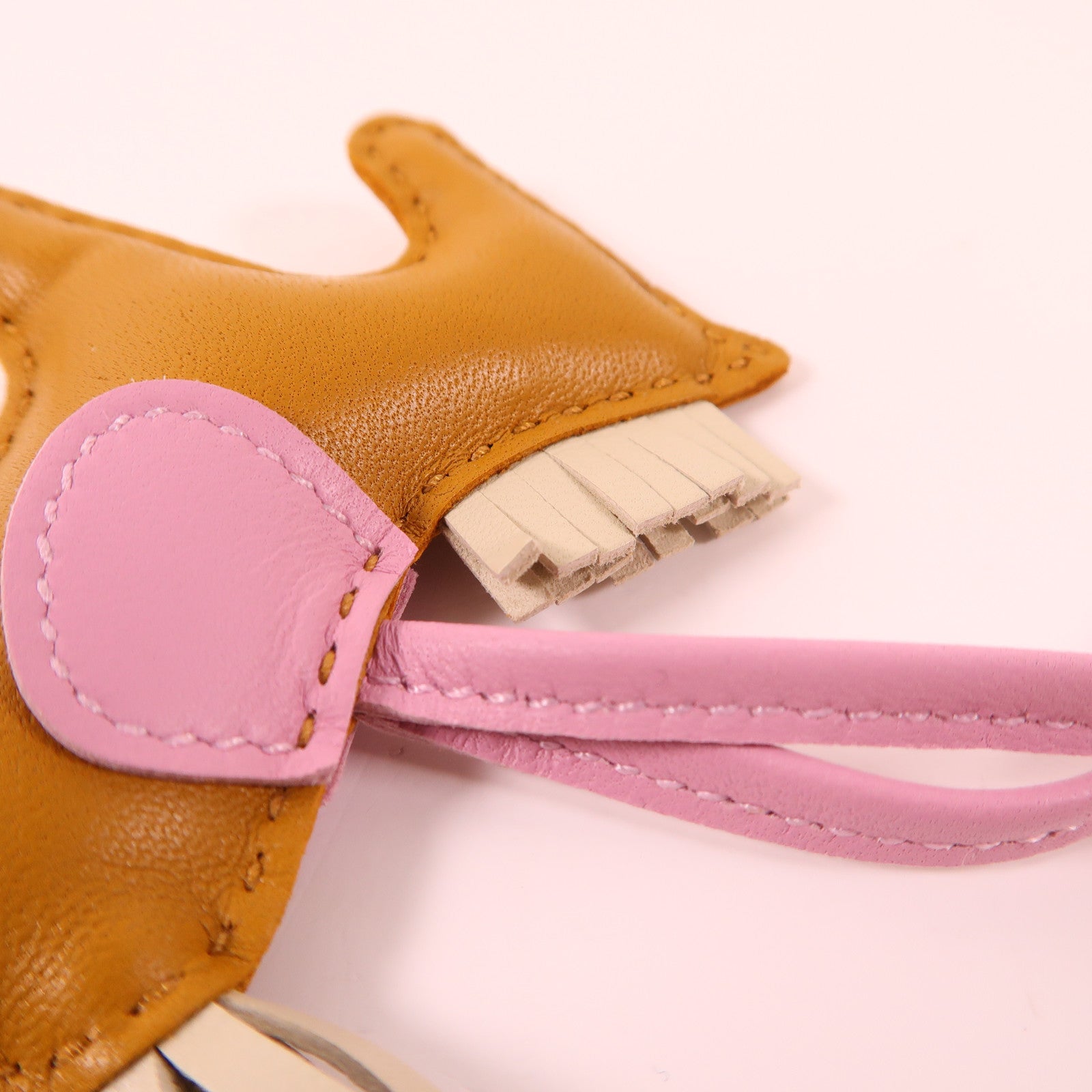 HERMES Swift皮革Rodeo PM掛飾Sesame/Mauve Sylvestre