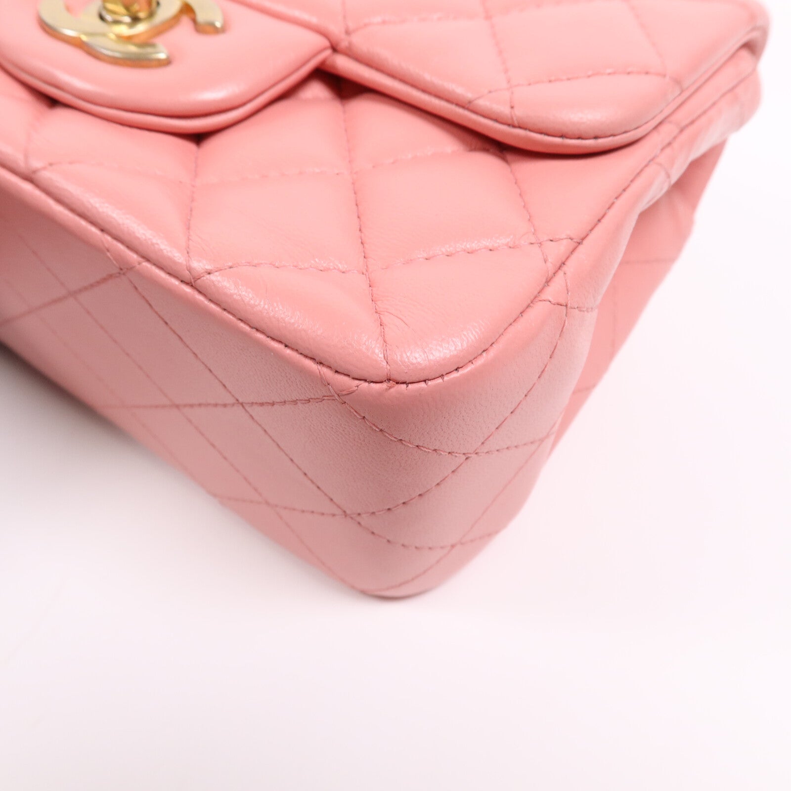 CHANEL 羊皮皮革Mini Classic 17金扣鏈帶肩背袋