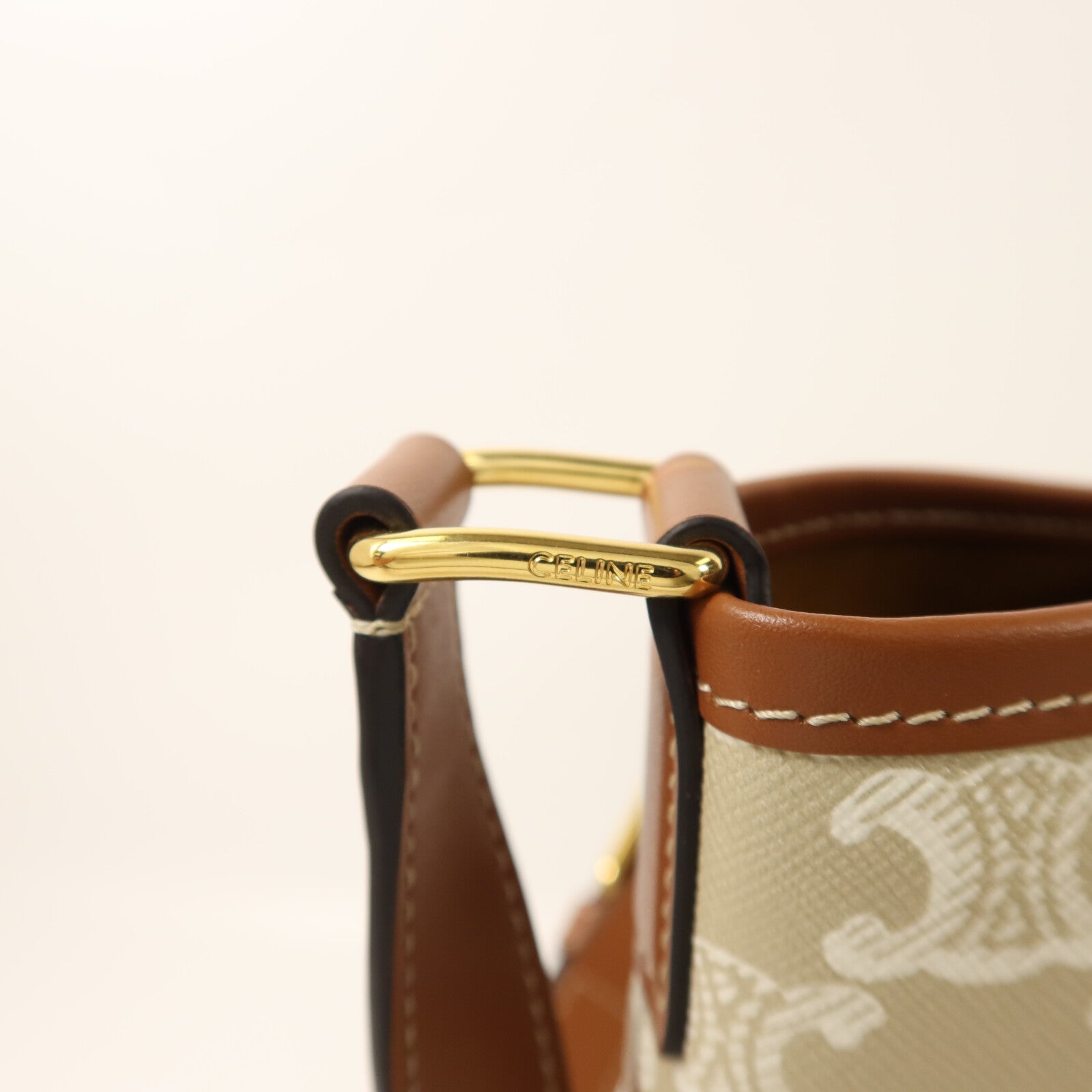 CELINE 塗層帆布Triomphe Bucket金扣肩背袋