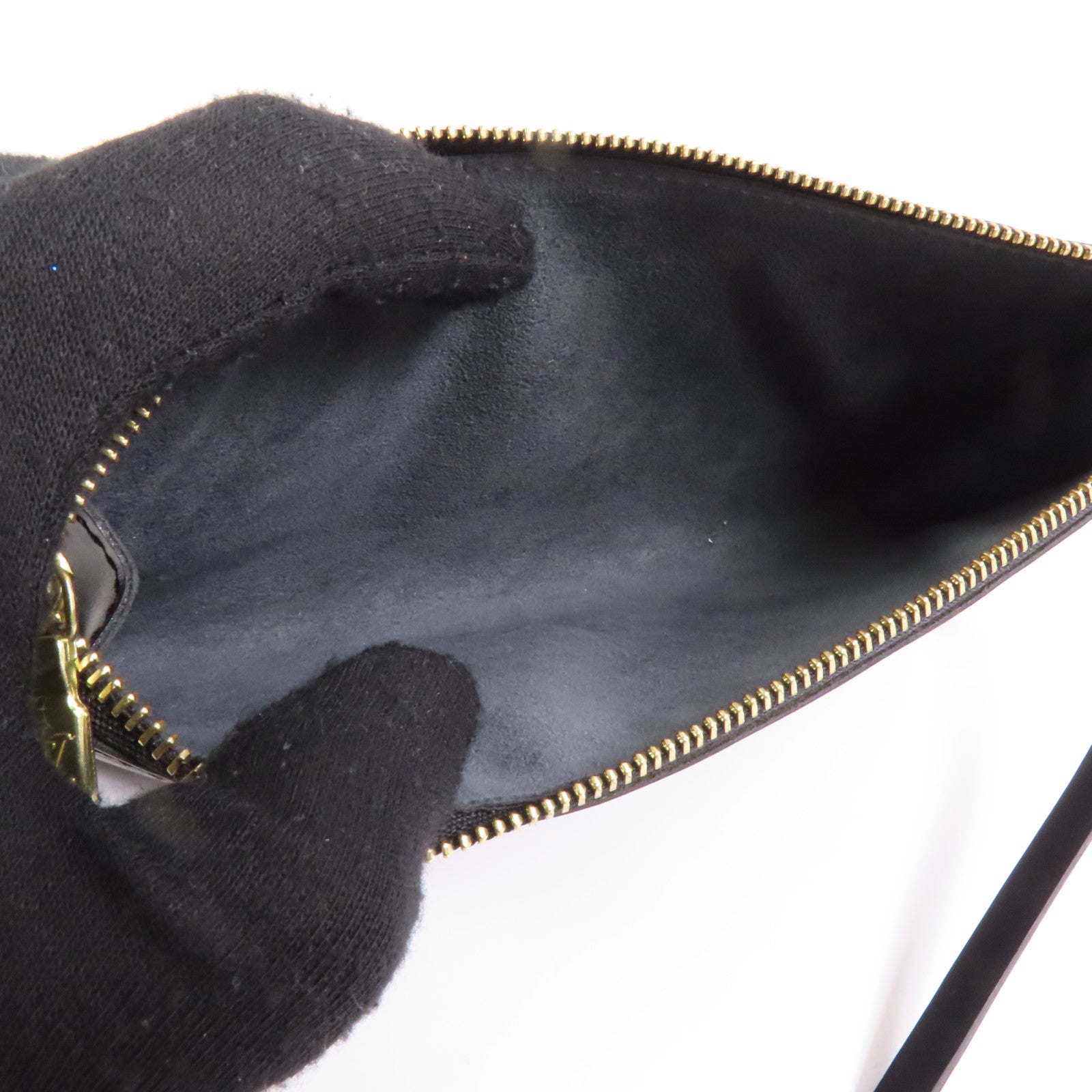 LOUIS VUITTON Epi Pochette Accessoires金扣手挽袋