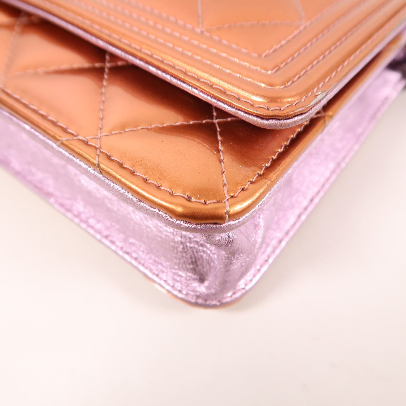 CHANEL 漆皮皮革Boy Chanel鏈帶肩背袋