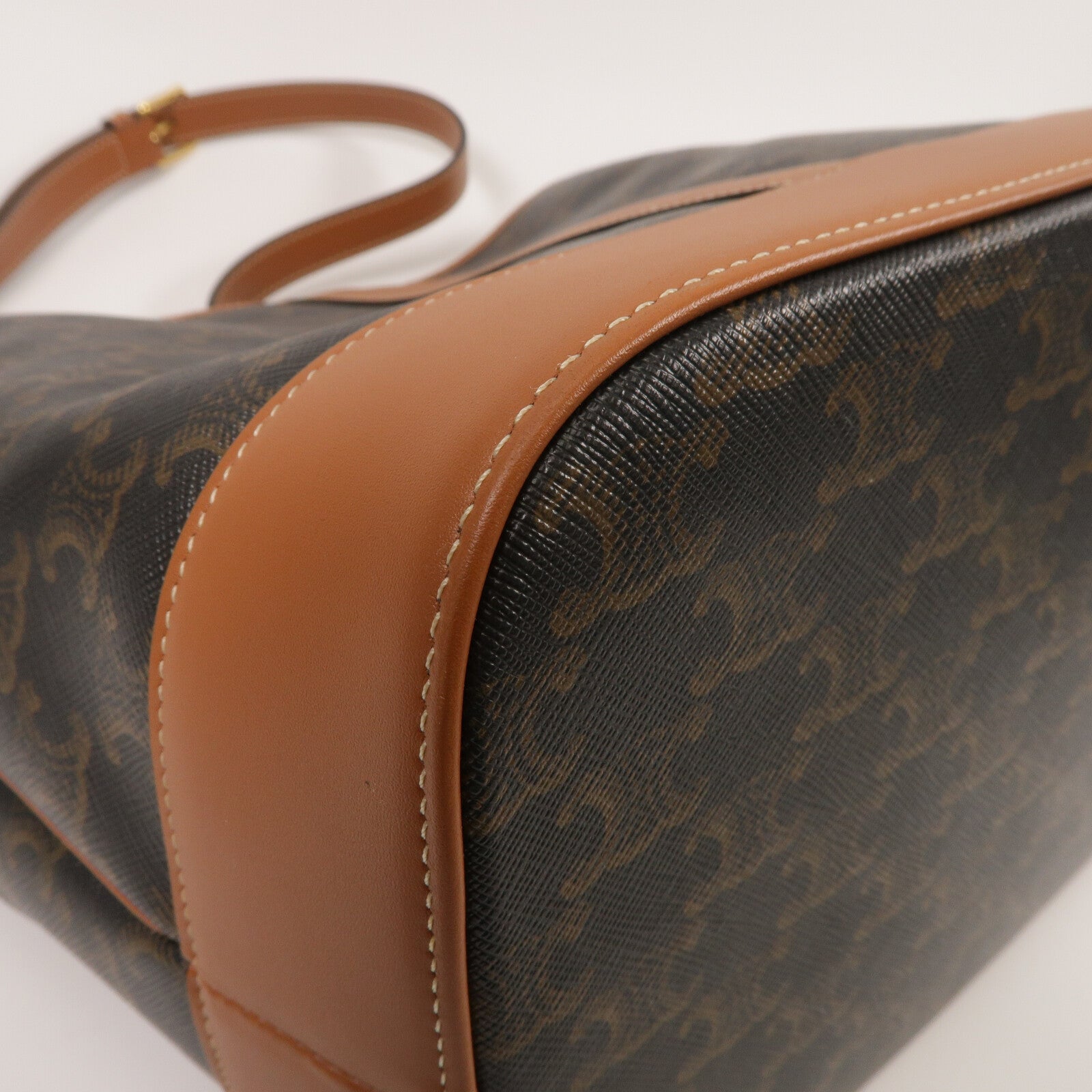 CELINE 塗層帆布Triomphe Bucket Bag Medium肩背袋