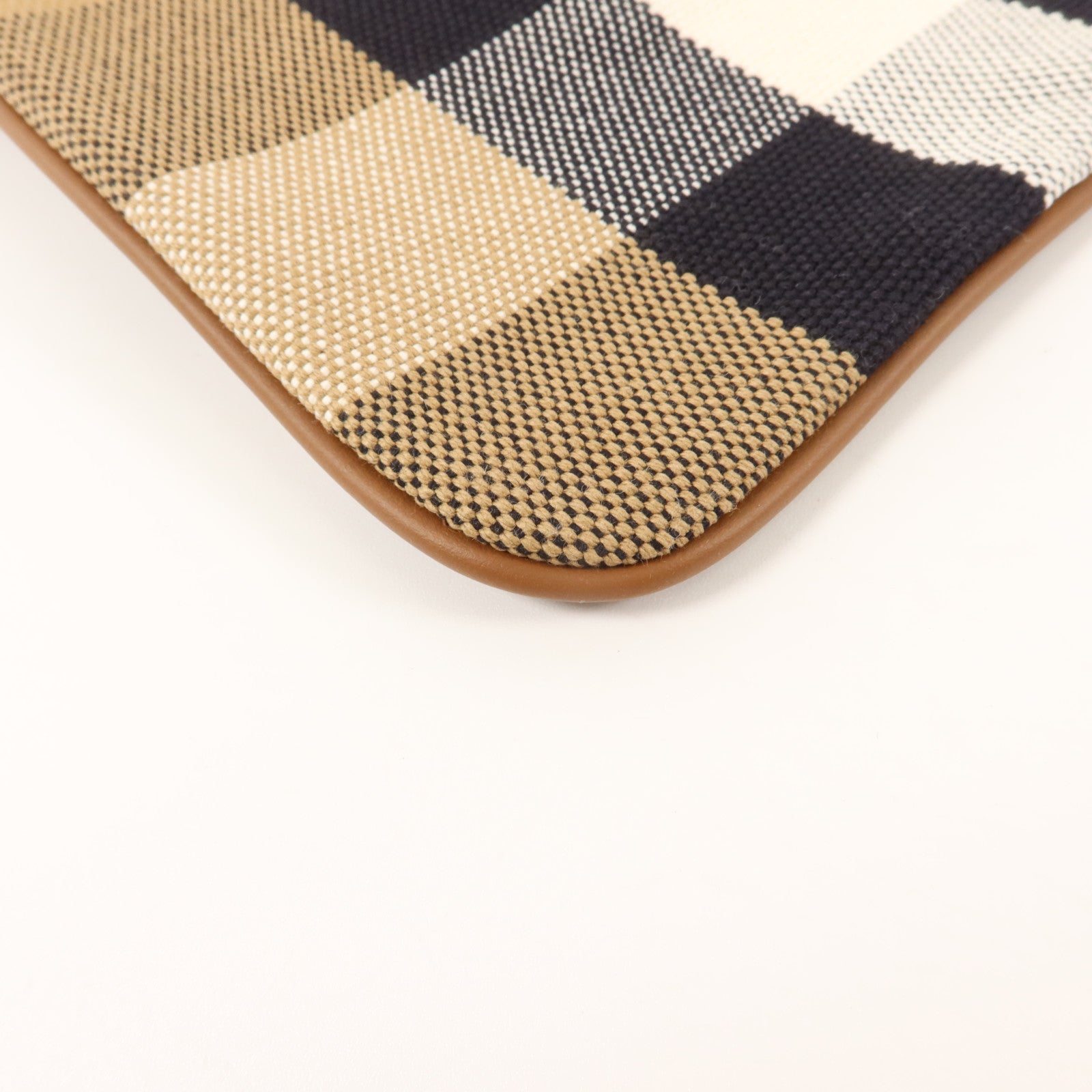 BURBERRY 帆布Pouch小袋