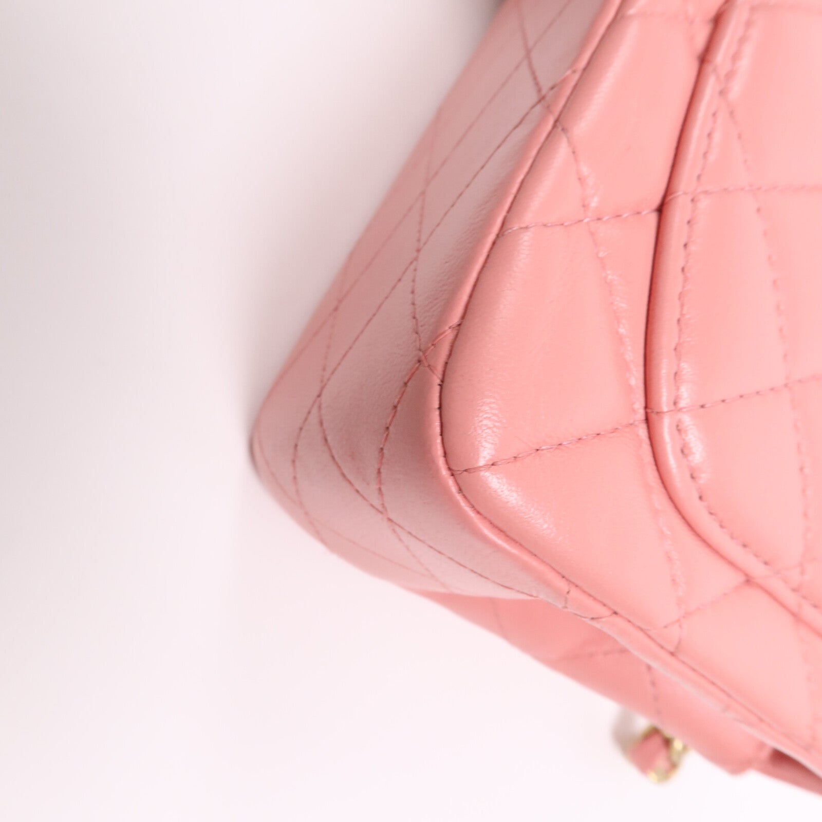 CHANEL 羊皮皮革Mini Classic 17金扣鏈帶肩背袋