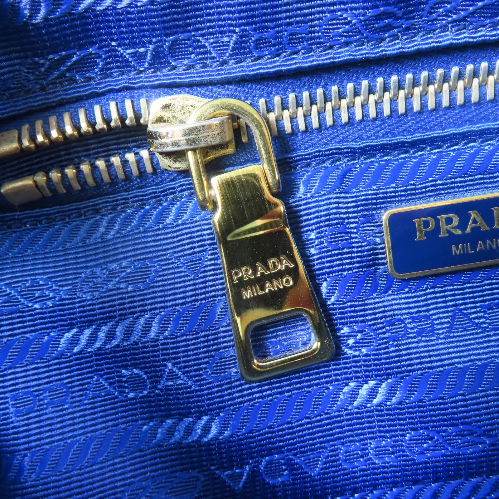 PRADA 【激減優惠】尼龍/皮革Tessuto Saffian Crossbody Pouch金扣肩背袋藍色