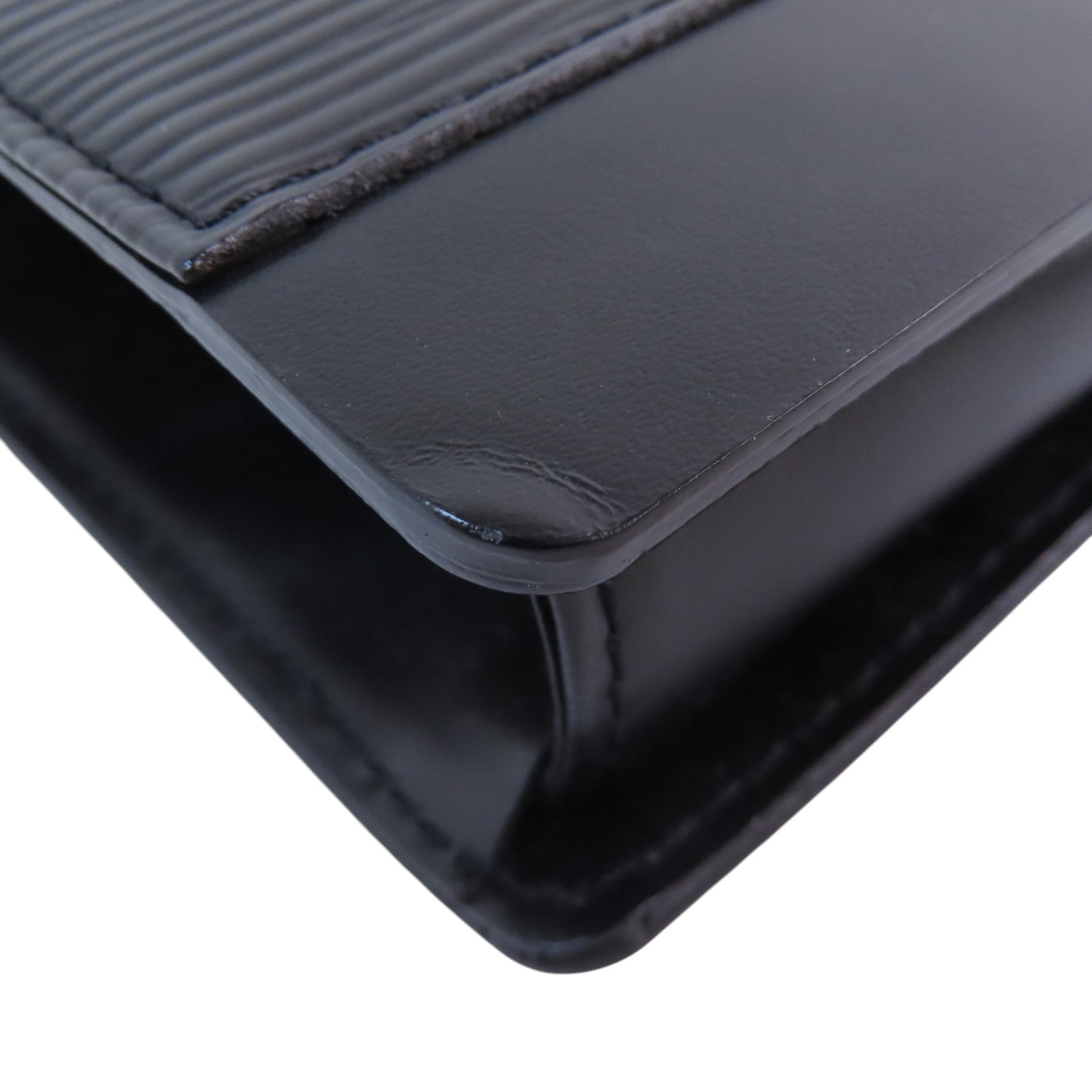 LOUIS VUITTON Epi Honfleur金扣肩背袋