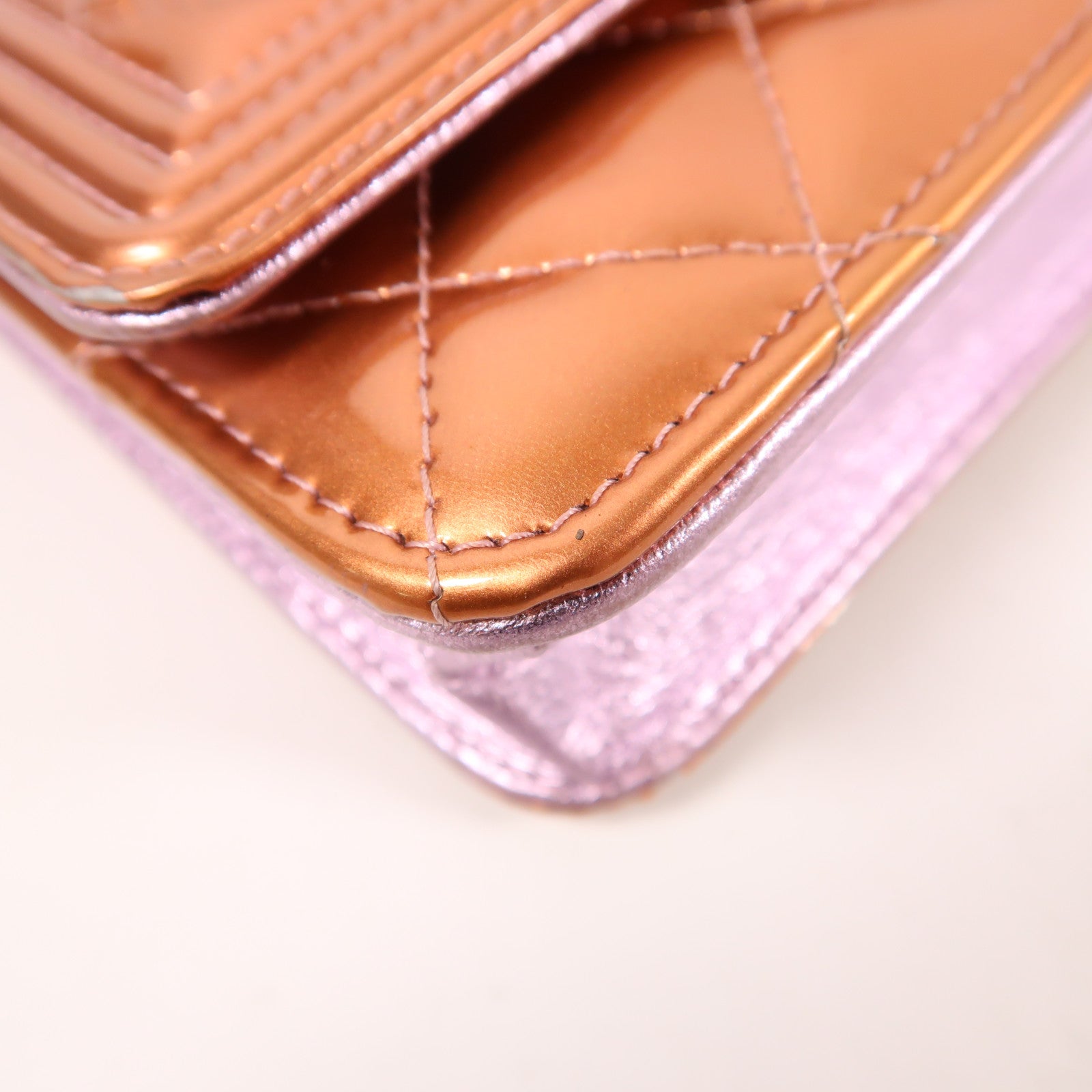 CHANEL 漆皮皮革Boy Chanel鏈帶肩背袋