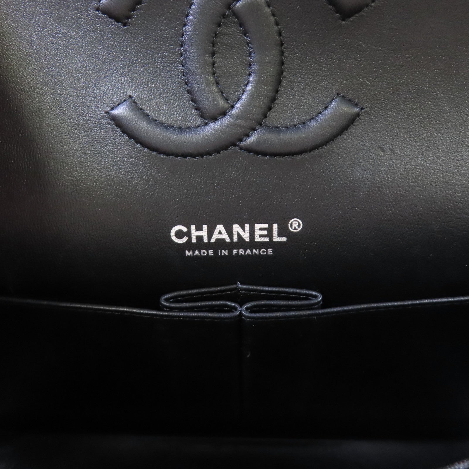 CHANEL 漆皮皮革Classic So Black Chain Shoulder Bag黑扣鏈帶肩背袋黑色