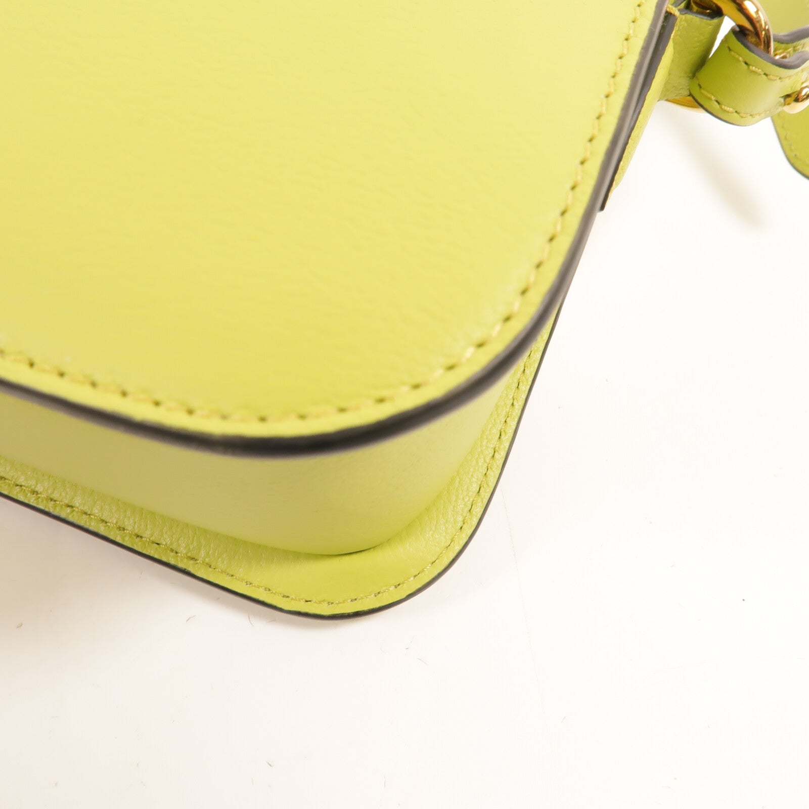 VERSACE 牛皮皮革Shoulder Bag肩背袋