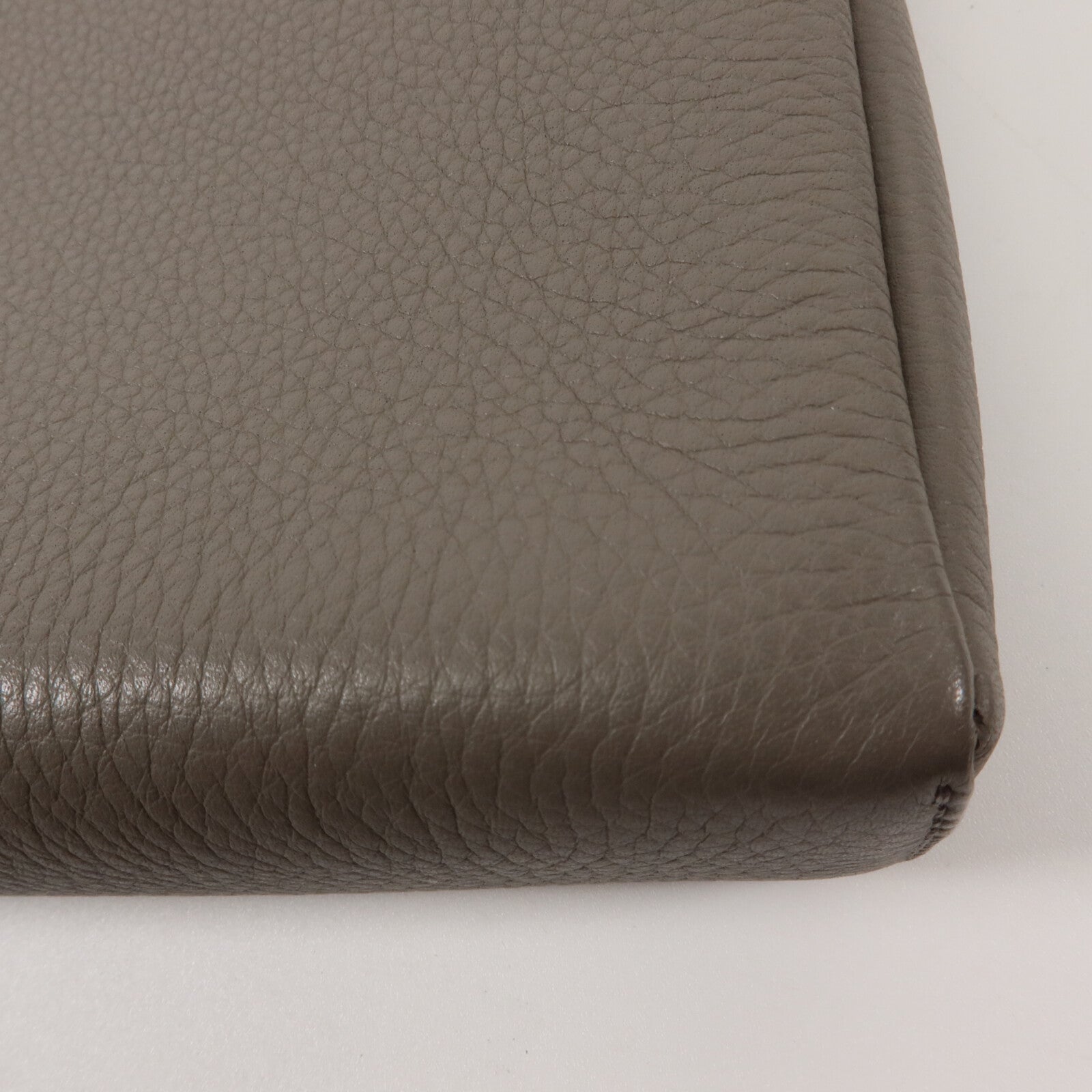 Loro Piana Grained Calfskin Extra Pouch L29手提包