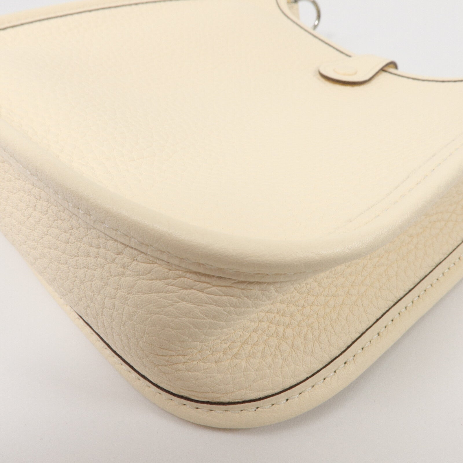 HERMES Clemence皮革Evelyne TPM肩背袋Craie