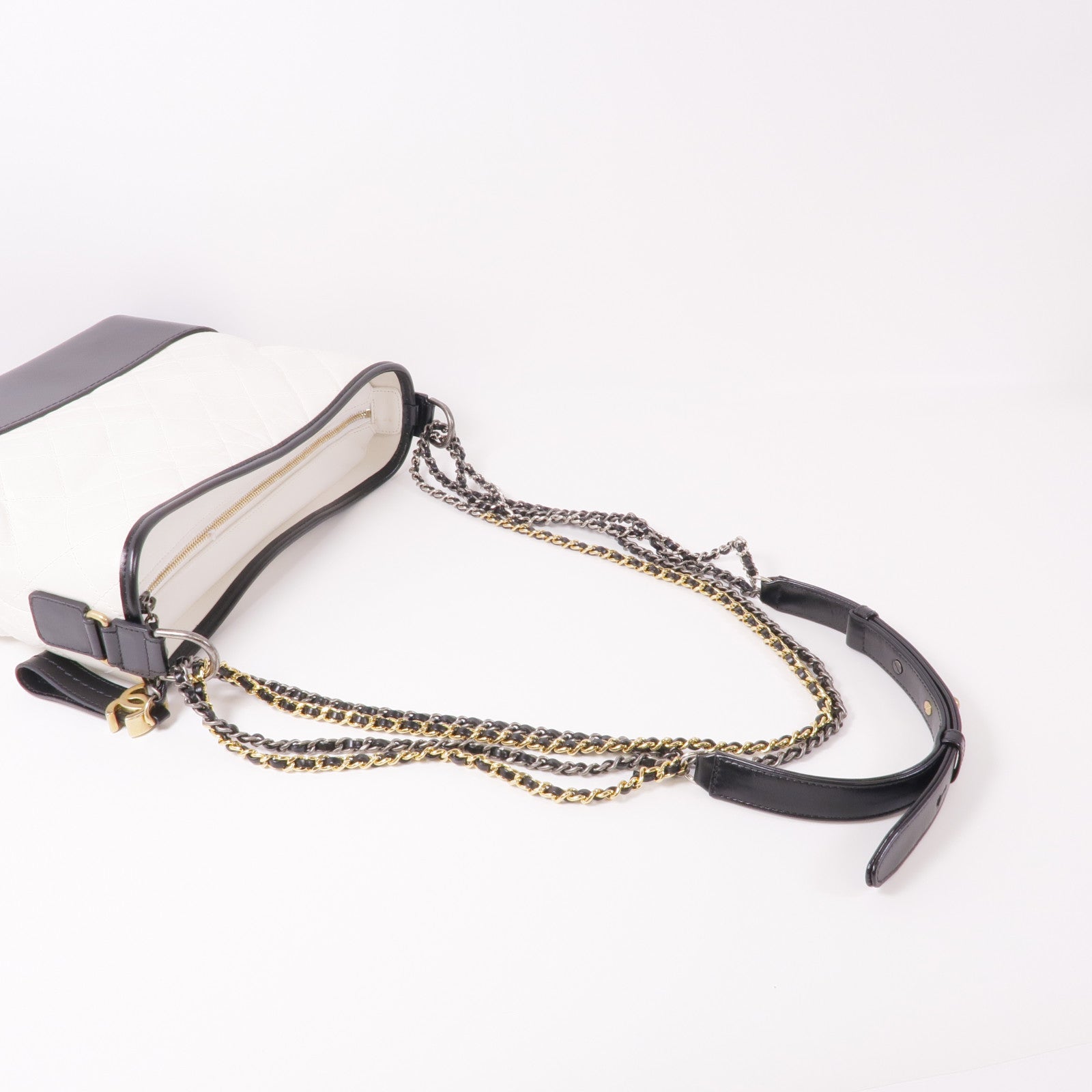 CHANEL 牛皮皮革Gabrielle Medium鏈帶肩背袋